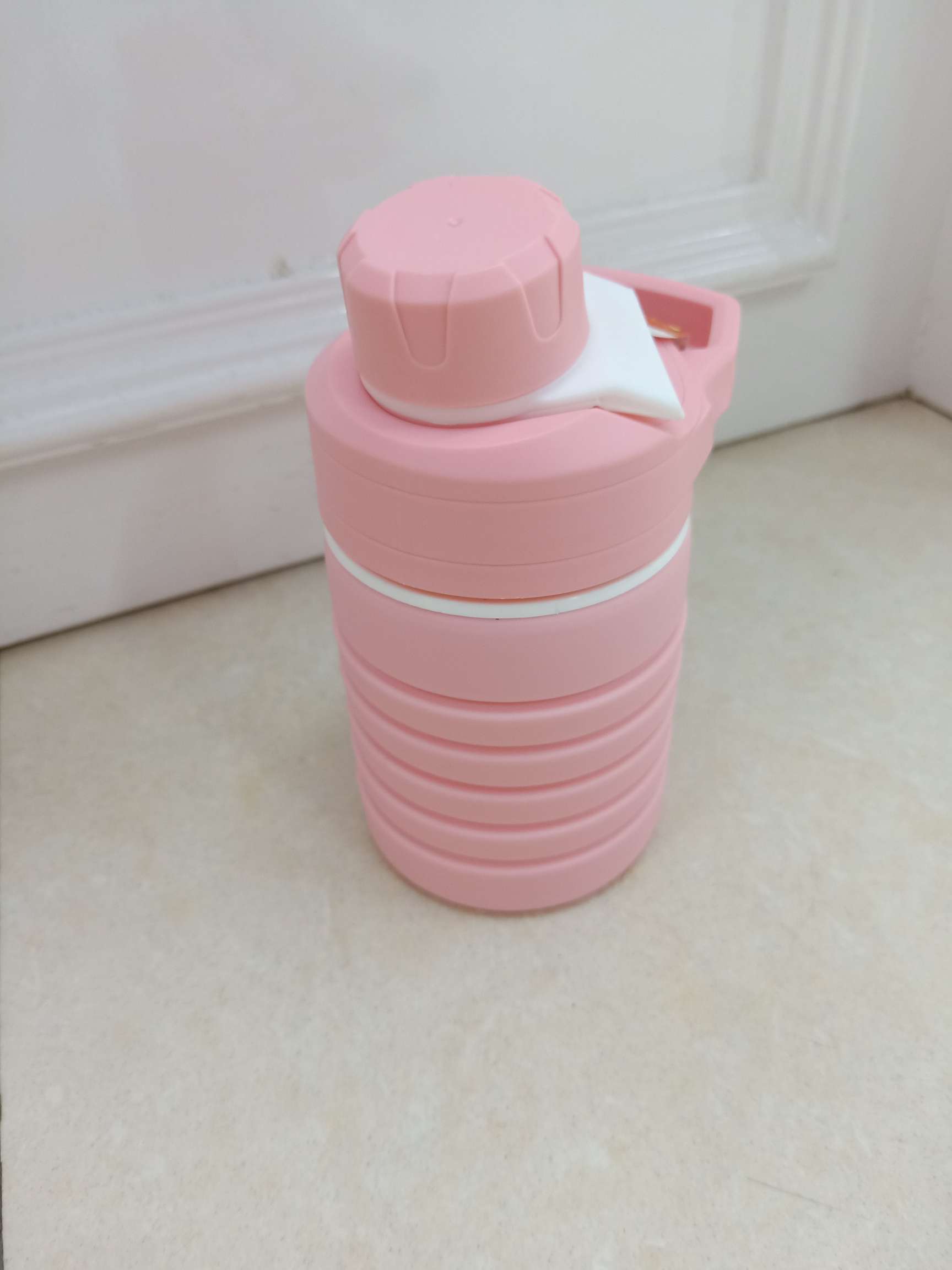 Folding cup, silicone material, easy to carry
