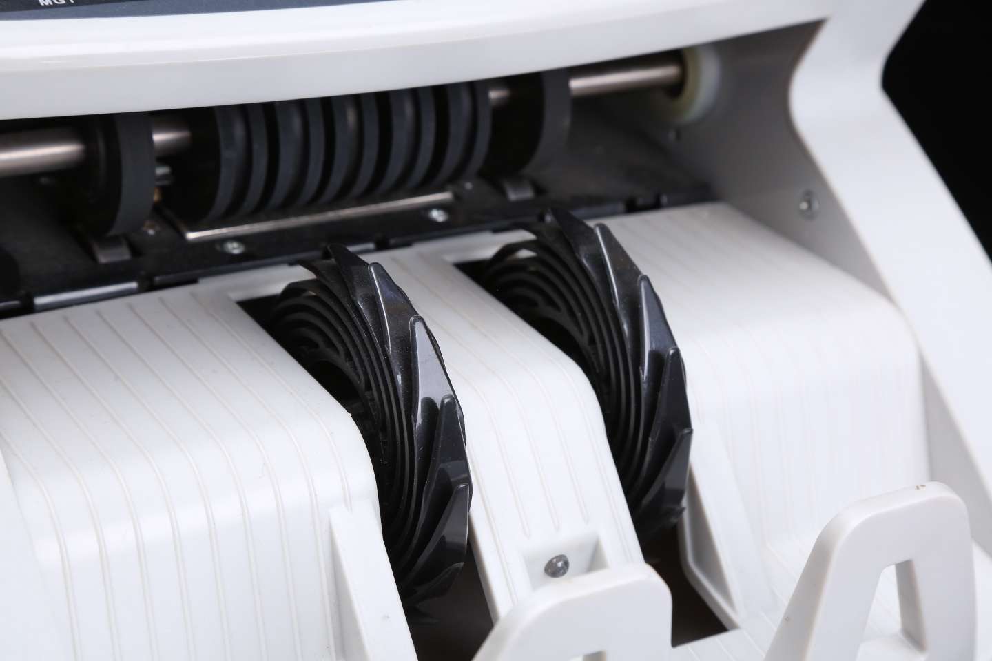 Currency counters for multiple countries and foreign currency detectors are exported to various countries undefined