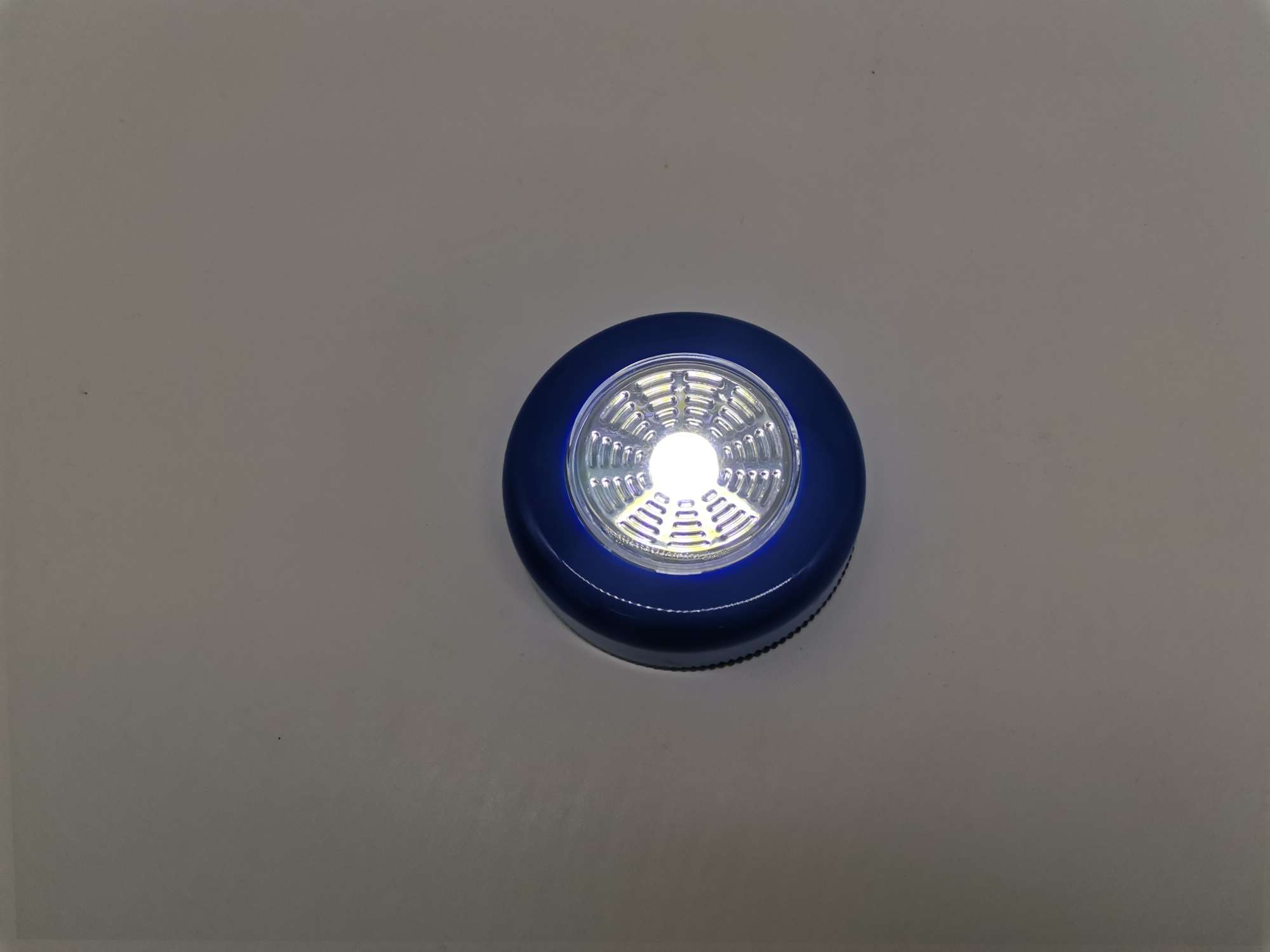 新款多功能 COB触摸灯 LED橱柜粘贴拍拍灯 创意干电池橱柜灯详情图7