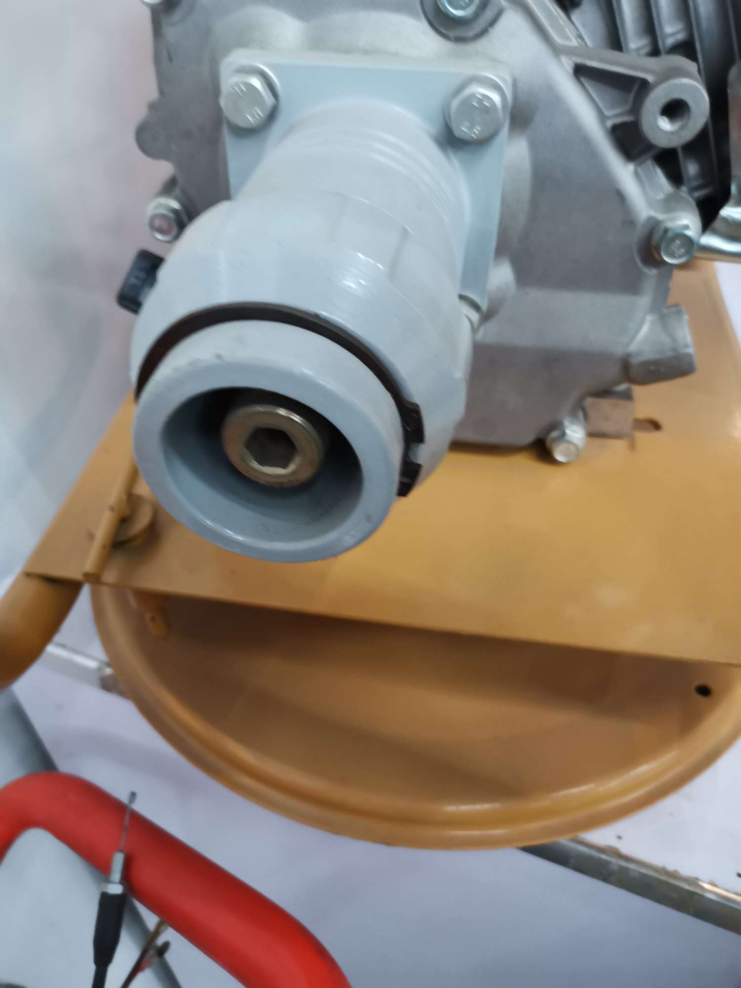 日式接头，罗宾动力固定架汽油振动器产品图