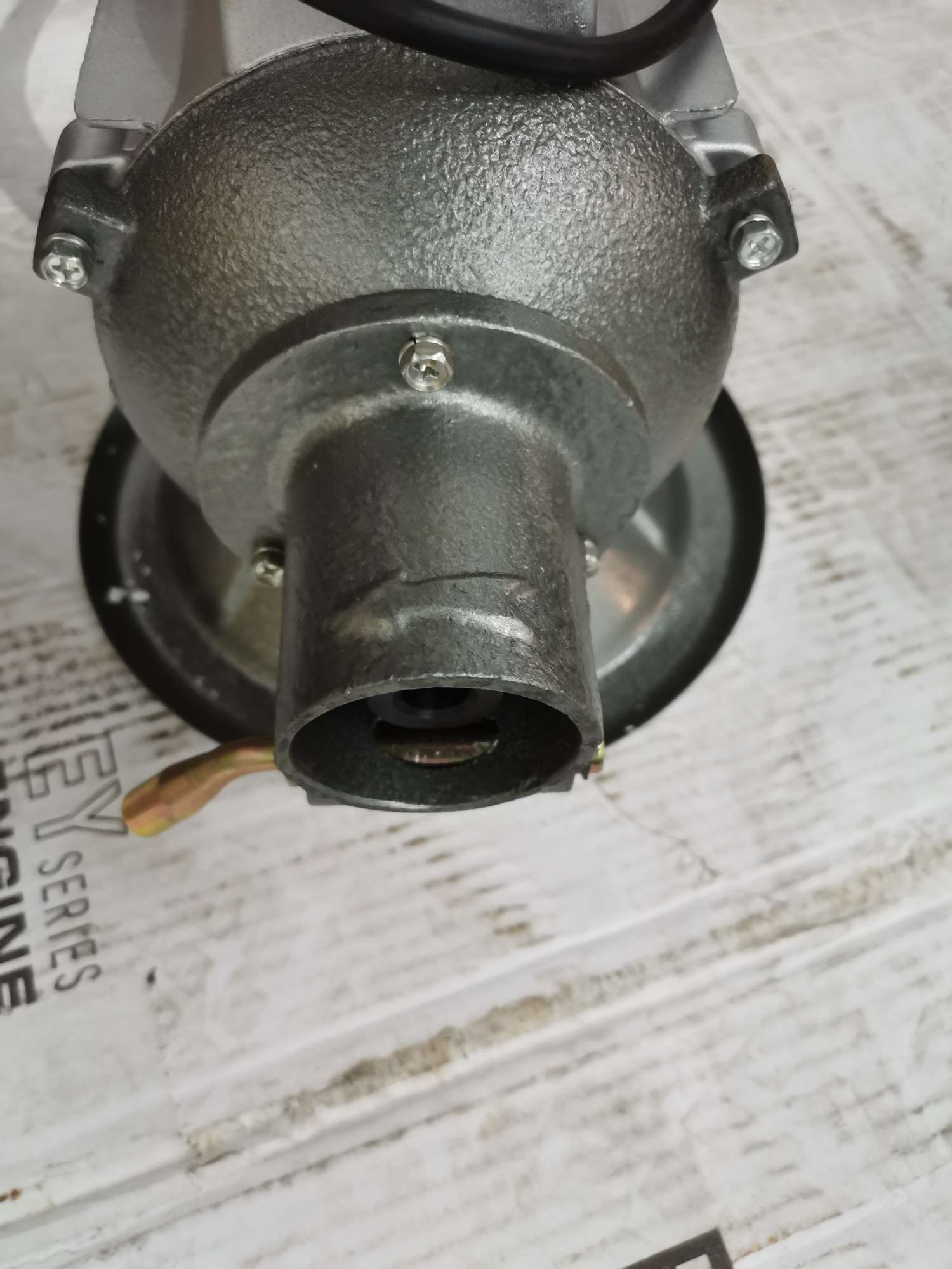 380V，1.5KW插入式圆头混凝土振动器细节图