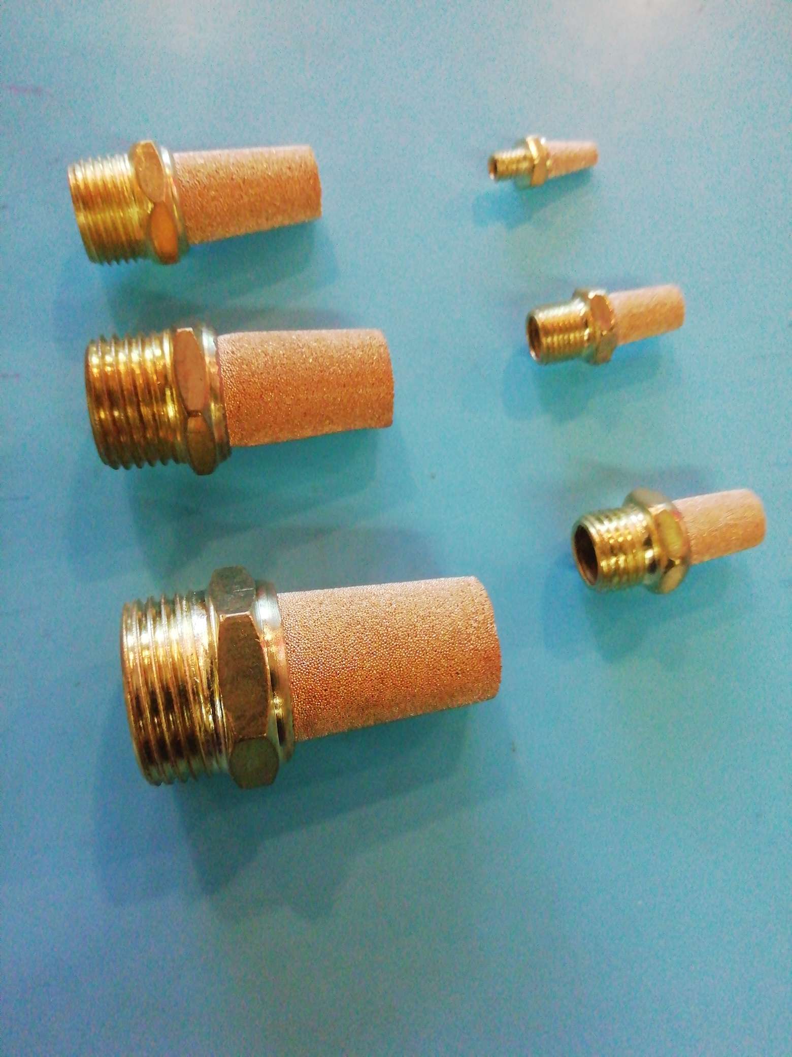 Muffler one screw 1/8 detail image 1
