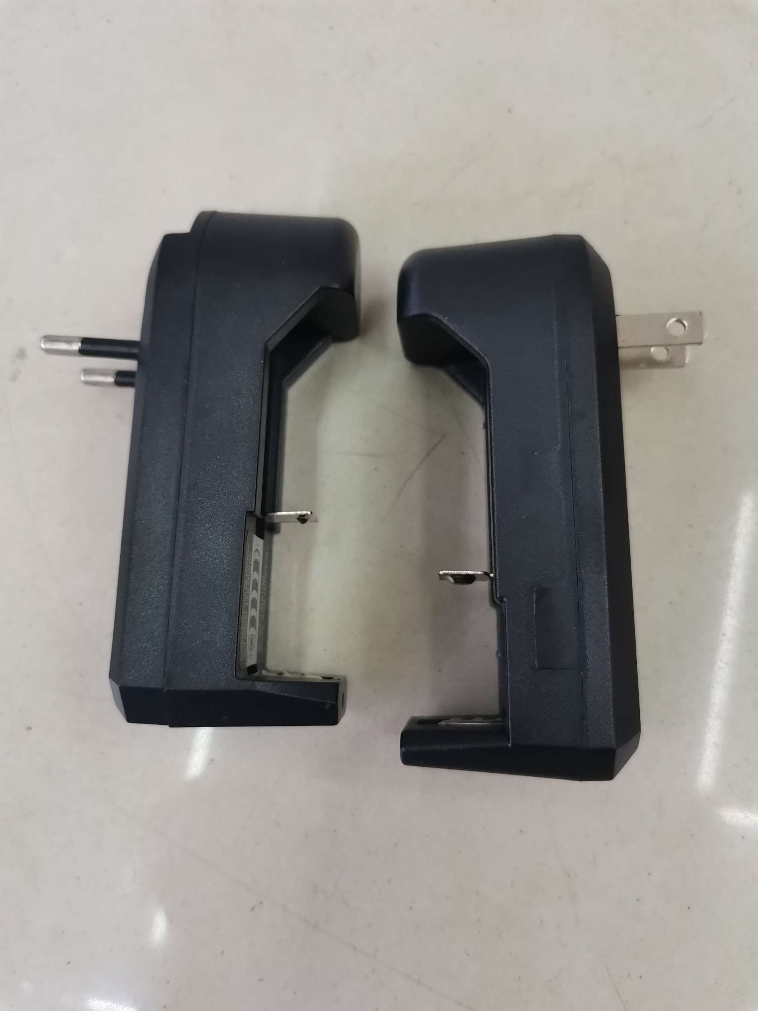 锂电池自动万能充单充产品图