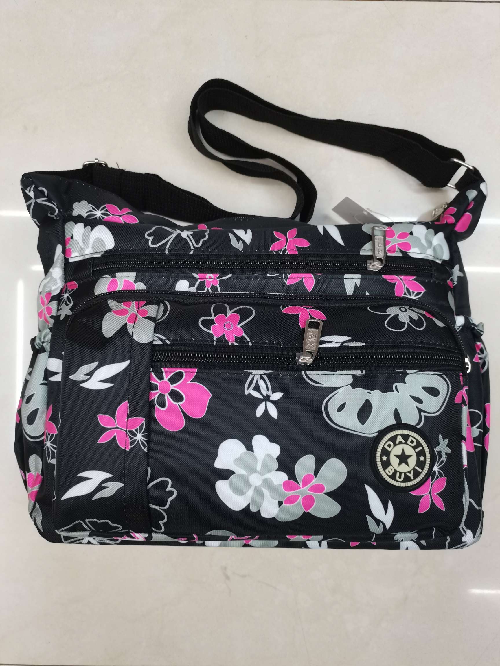 5617 printed fabric crossbody bag