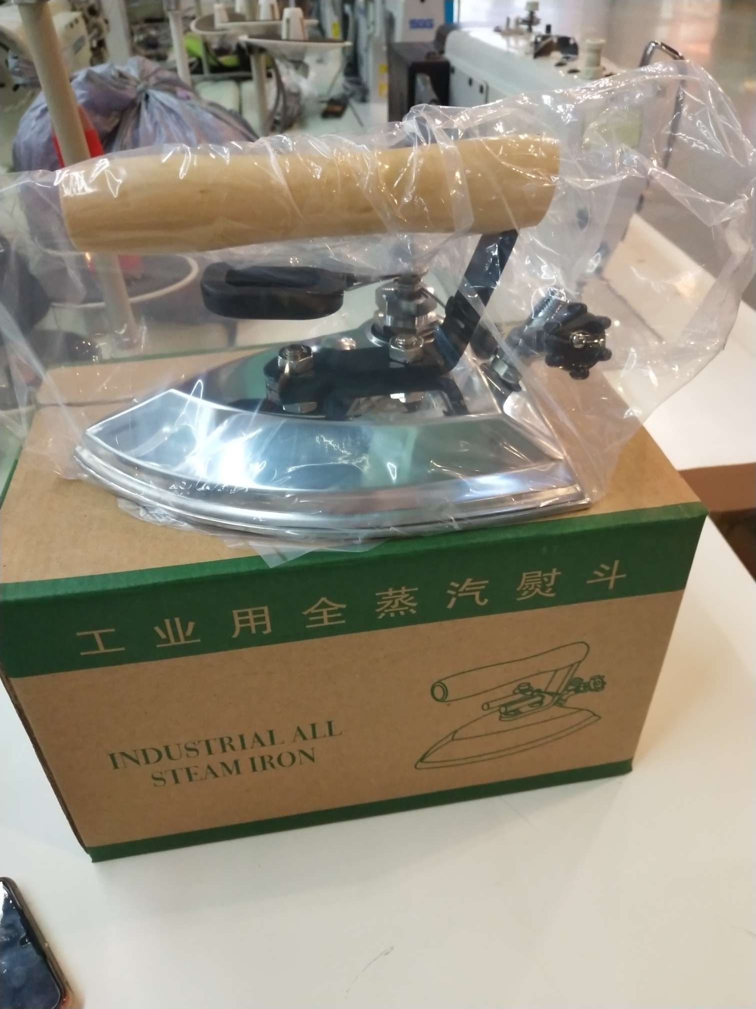 Industrial full steam irons, large irons, press irons, garment factory boiler irons, sewing accessories detail image 1