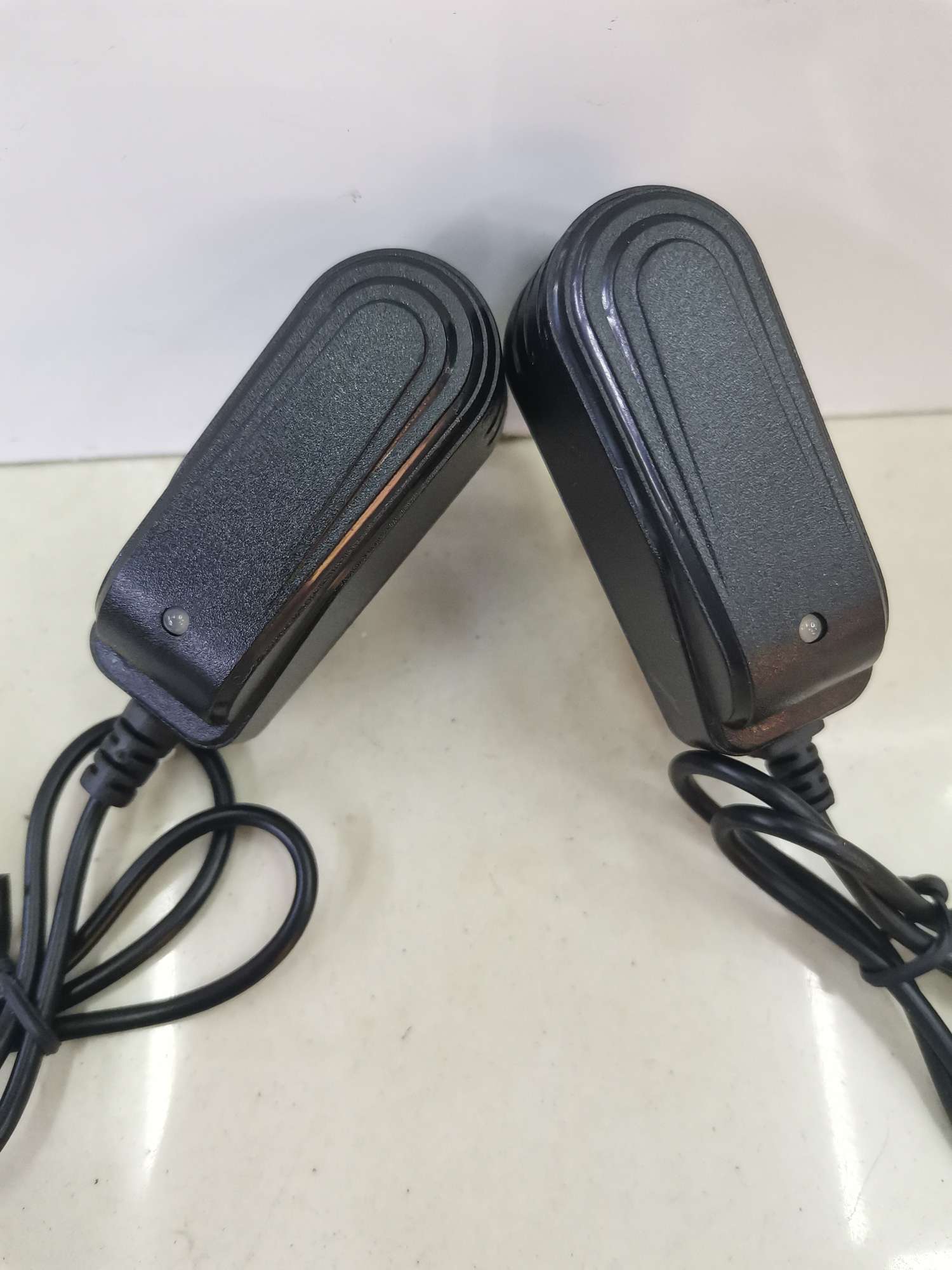 3.5MM锂电池带线智能直充白底实物图