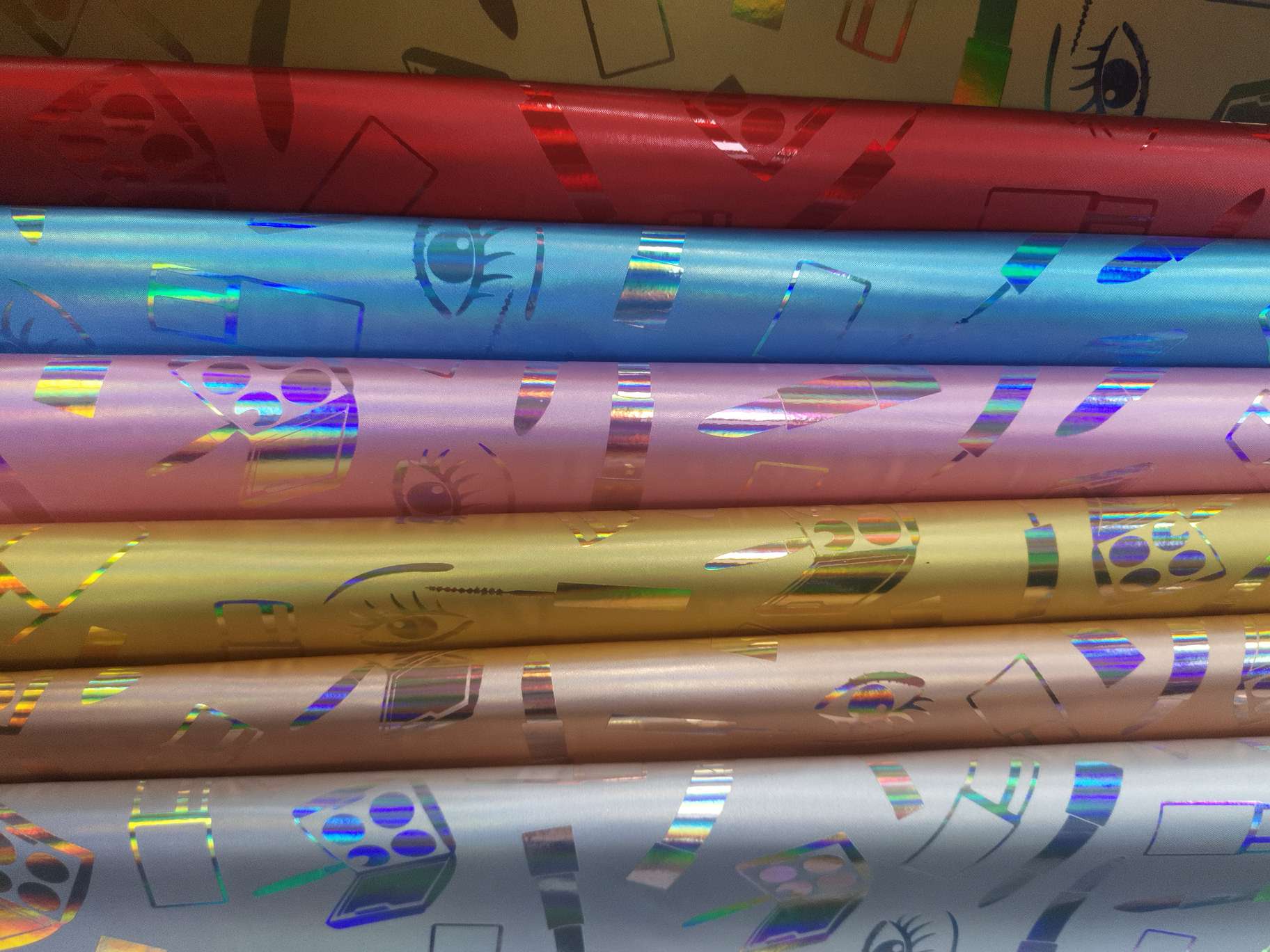 TPU high-gloss iridesy makeup boxes, lipsticks, bags, packaging, shoe materials, handbags Application Scenario