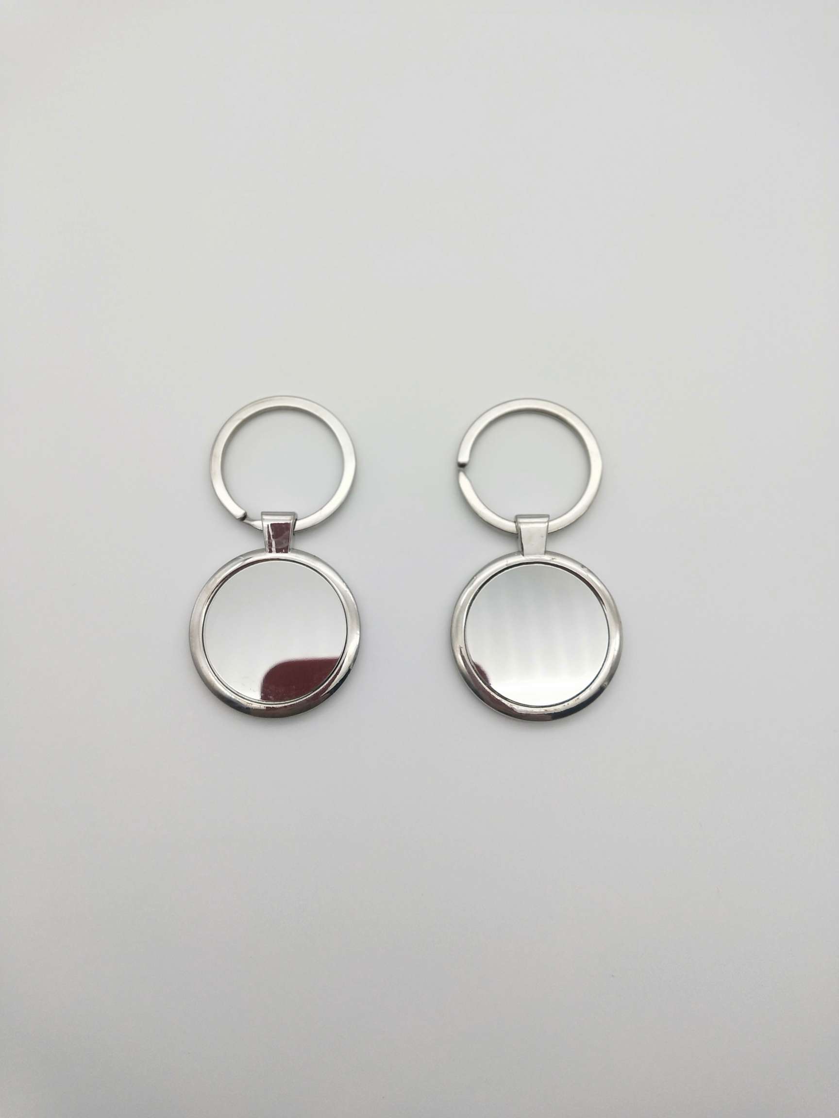 Round double-sided key chain details Picture