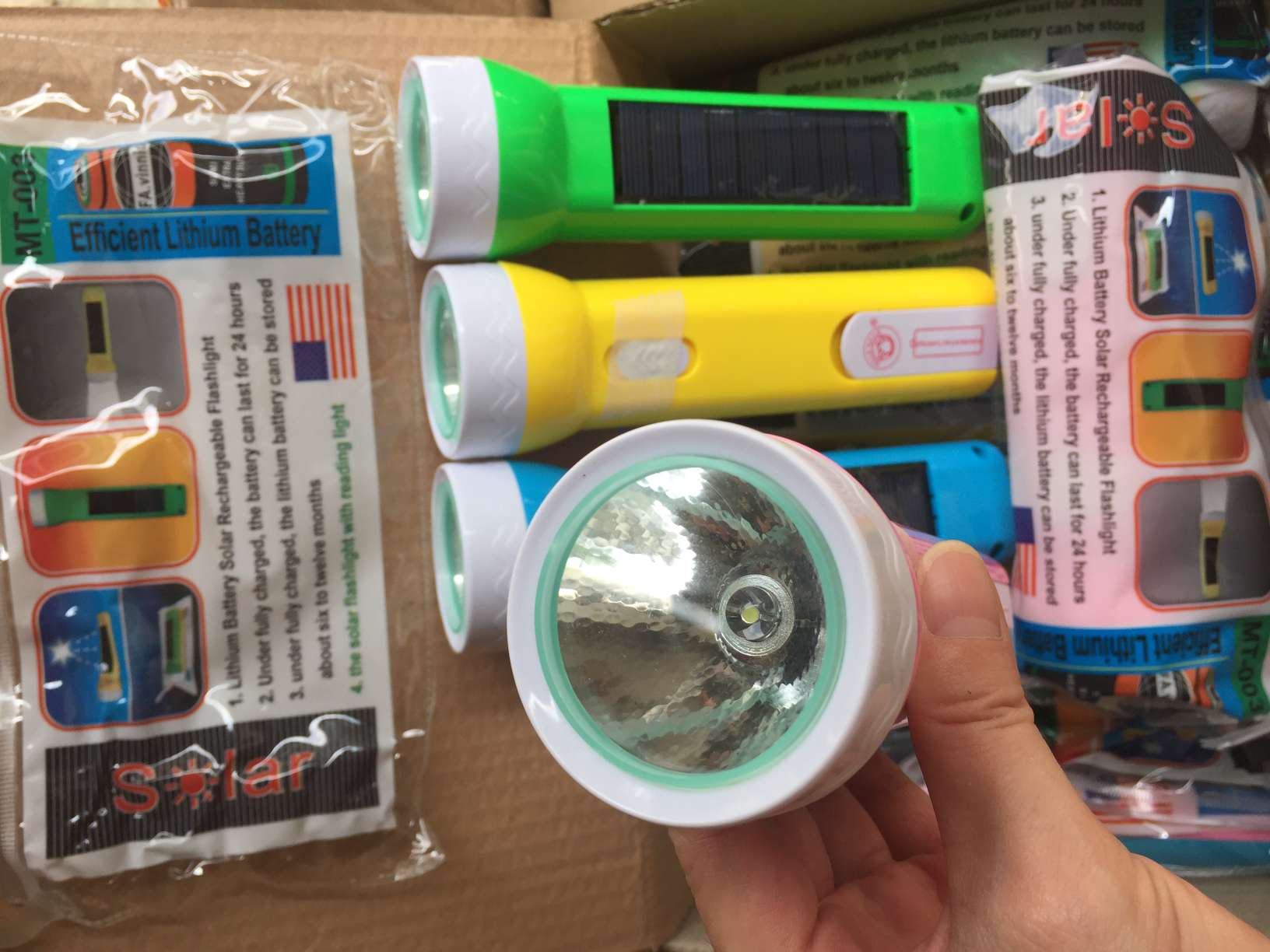 Solar flashlight Specification image