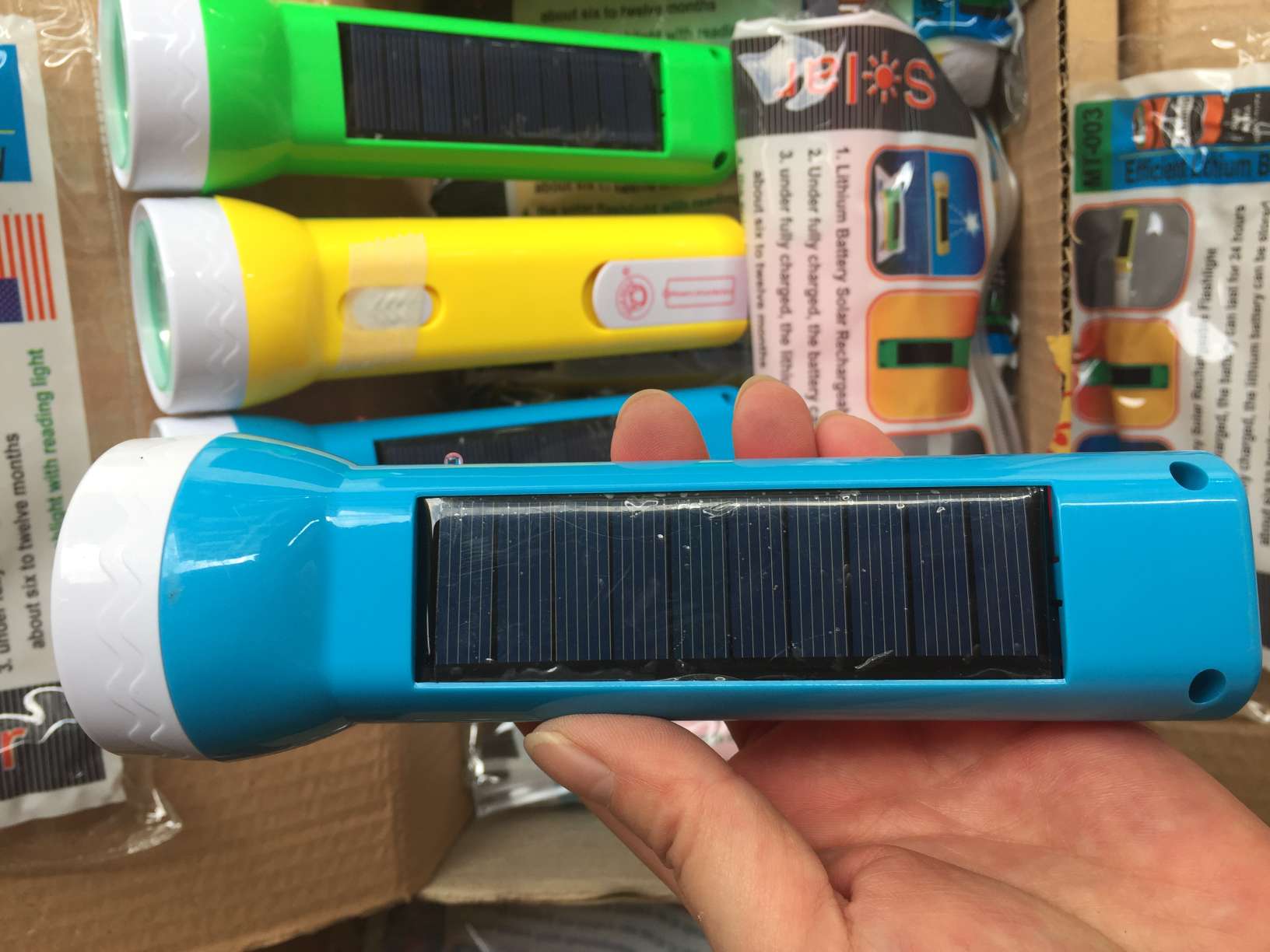 Solar flashlight details Picture