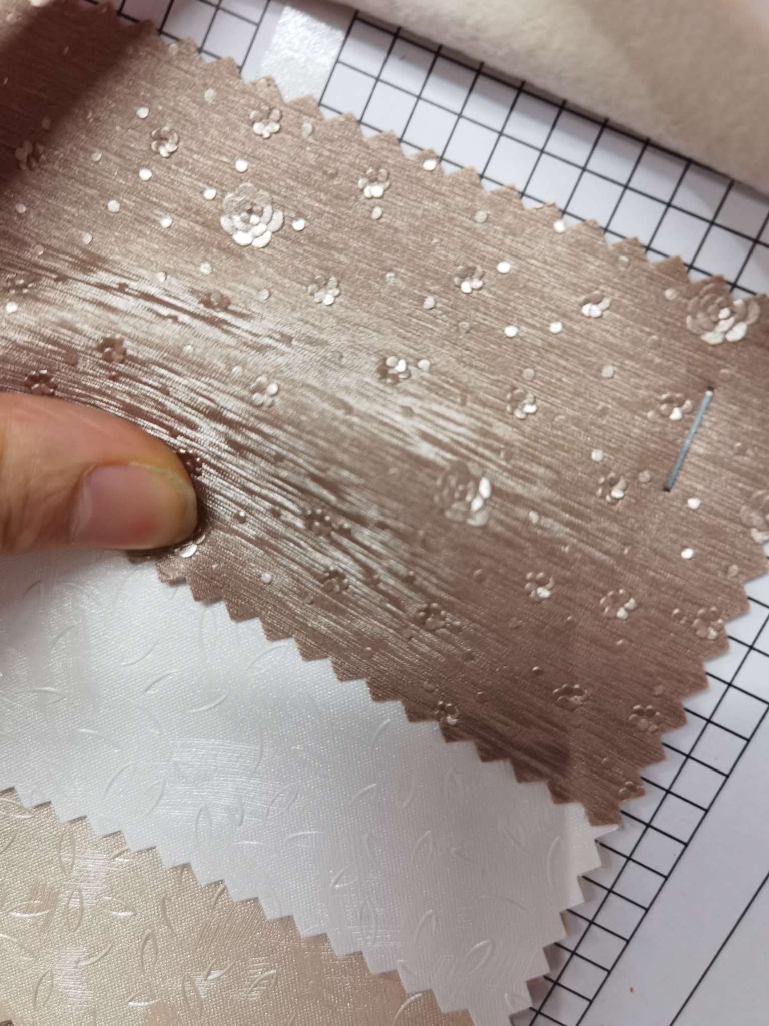 床头背景装饰软包皮革小玫瑰压花pu皮革详情图1