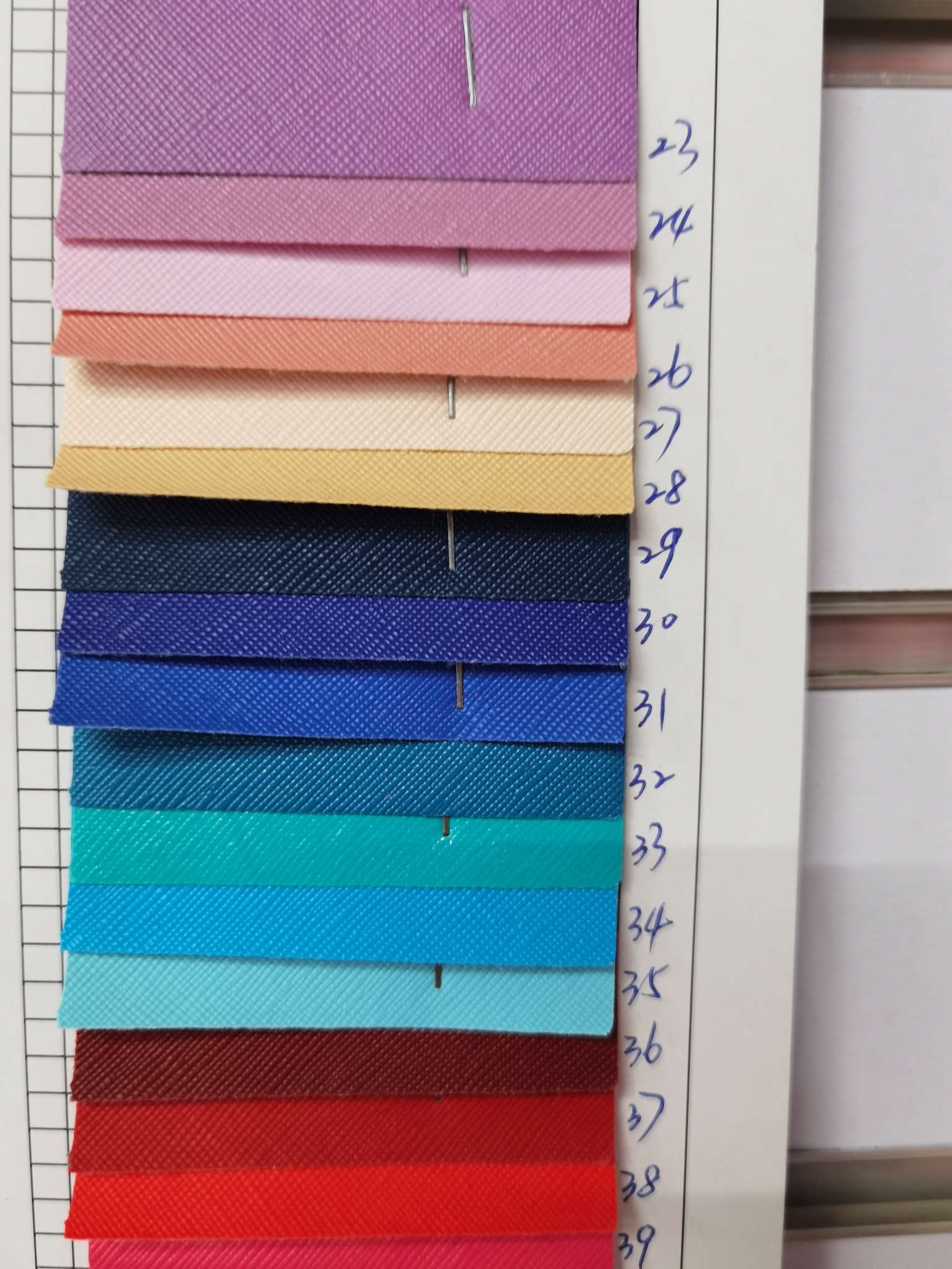 厂家直销pvc内革皮料包装用皮革细十字纹0.5厚详情图4