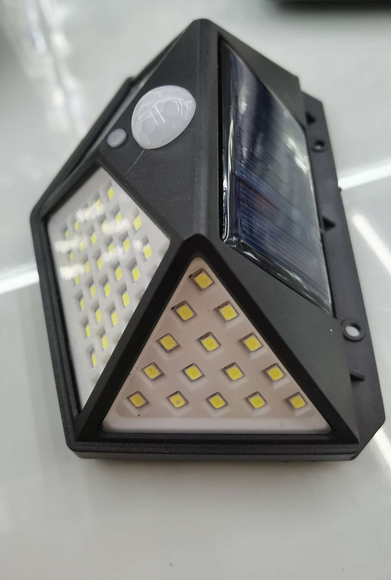 100 lamps of solar energy details Picture