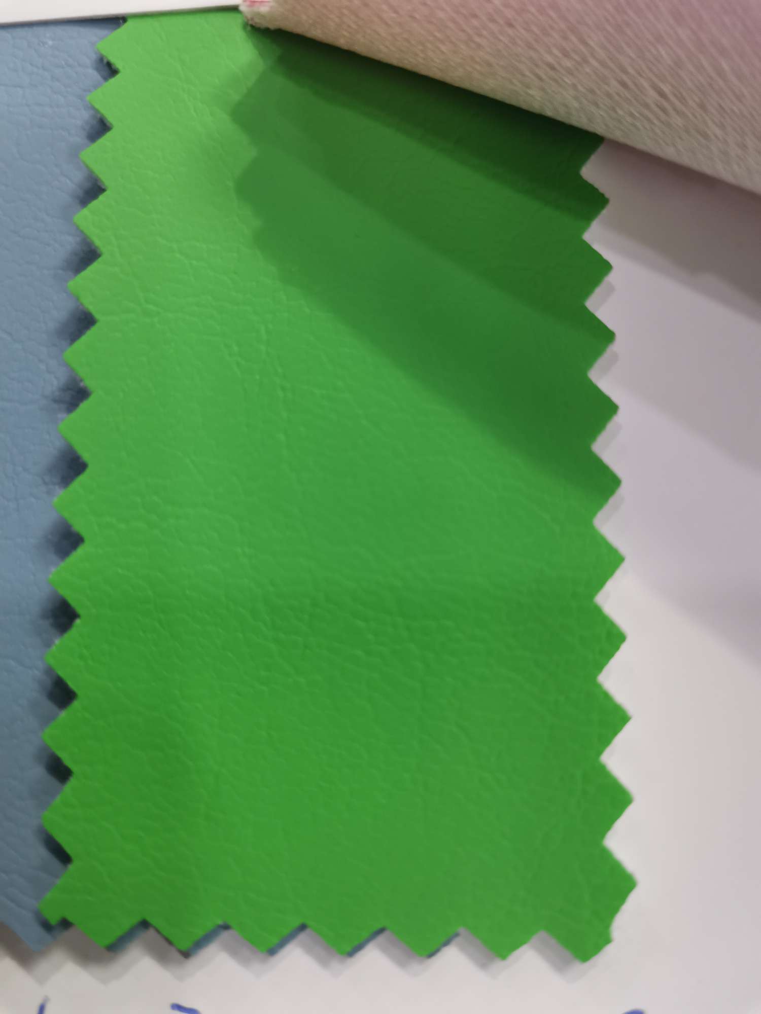 Factory direct sales of the best-selling new XYYE001-7 leather, with large stock of high, medium and low-end luggage, sofa, shoe materials and fabrics