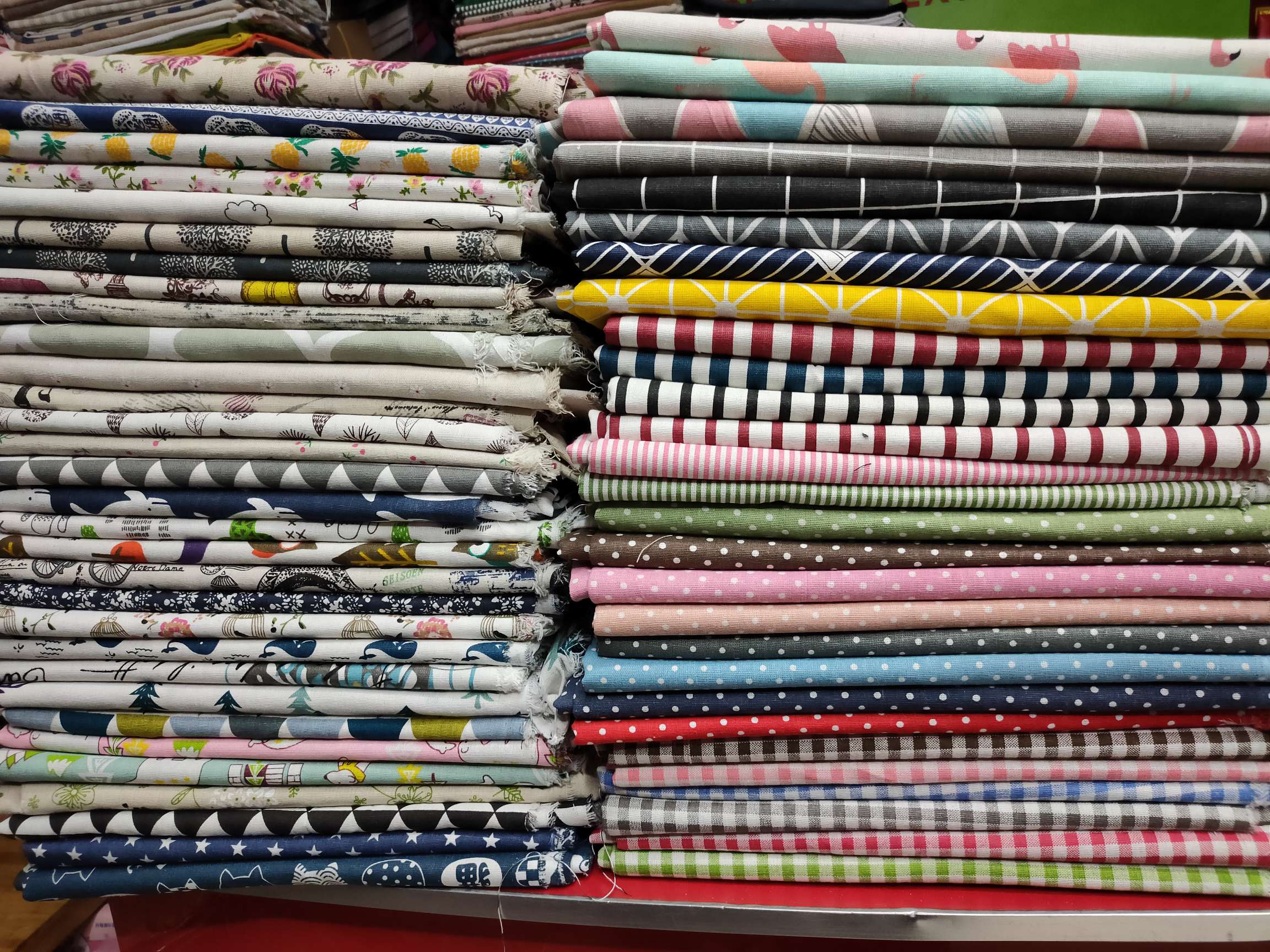 Cotton and linen printed small green checks Specification image