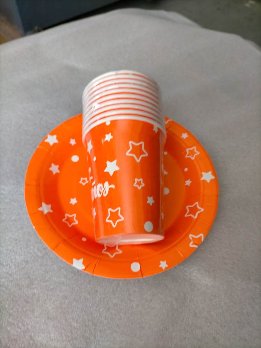 生日派对party用圣诞主题印刷烫金镭射300克纸7寸纸杯可定制厂家批发量大优惠组合套装纸盘详情1