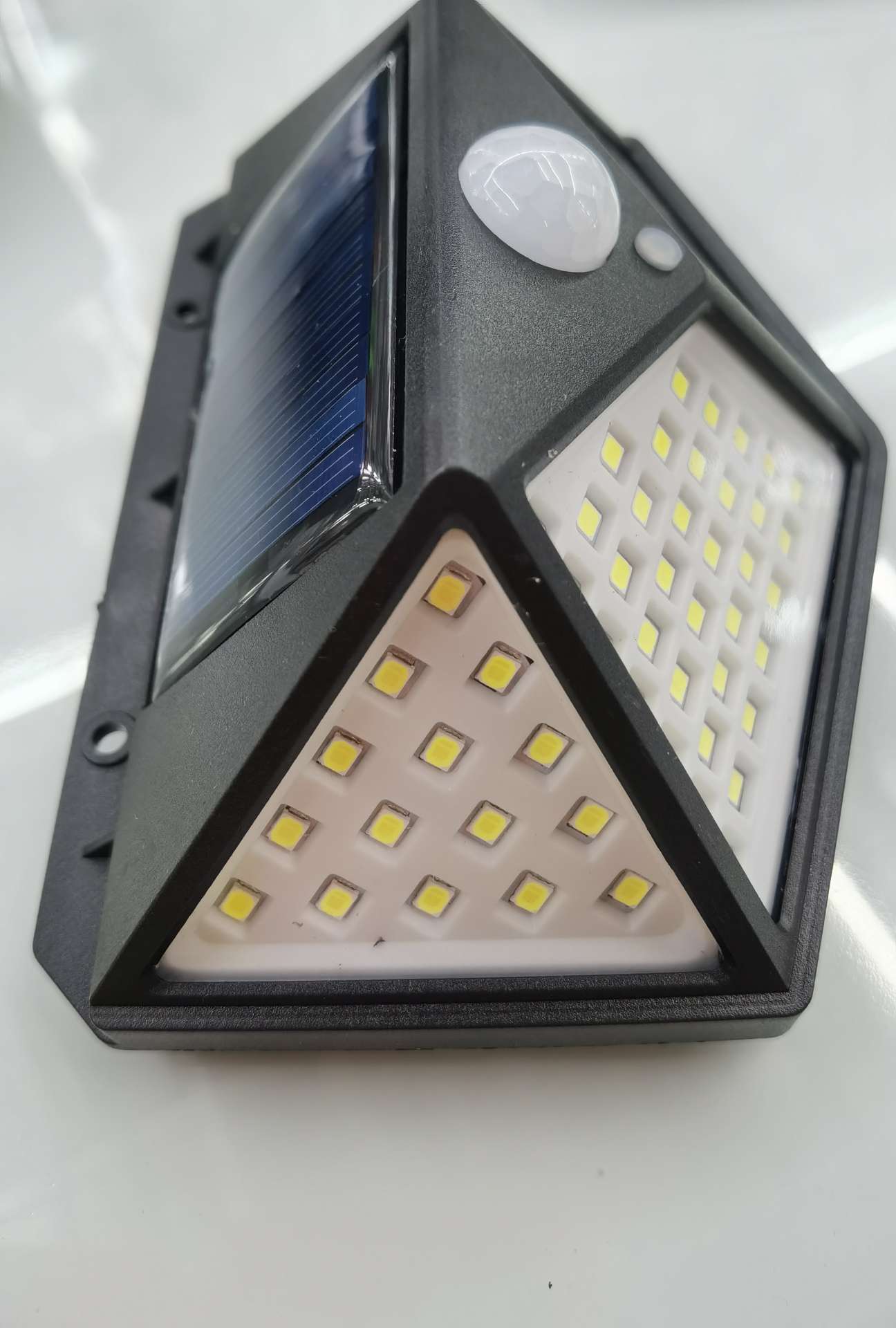 100 lamps of solar energy Item Picture