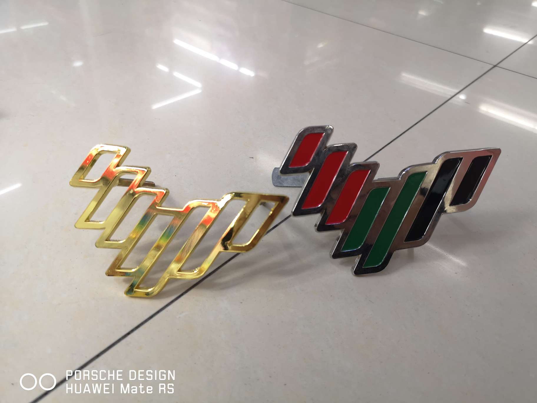 Dubai emblem, Dubai car logo, Dubai badge Specification image