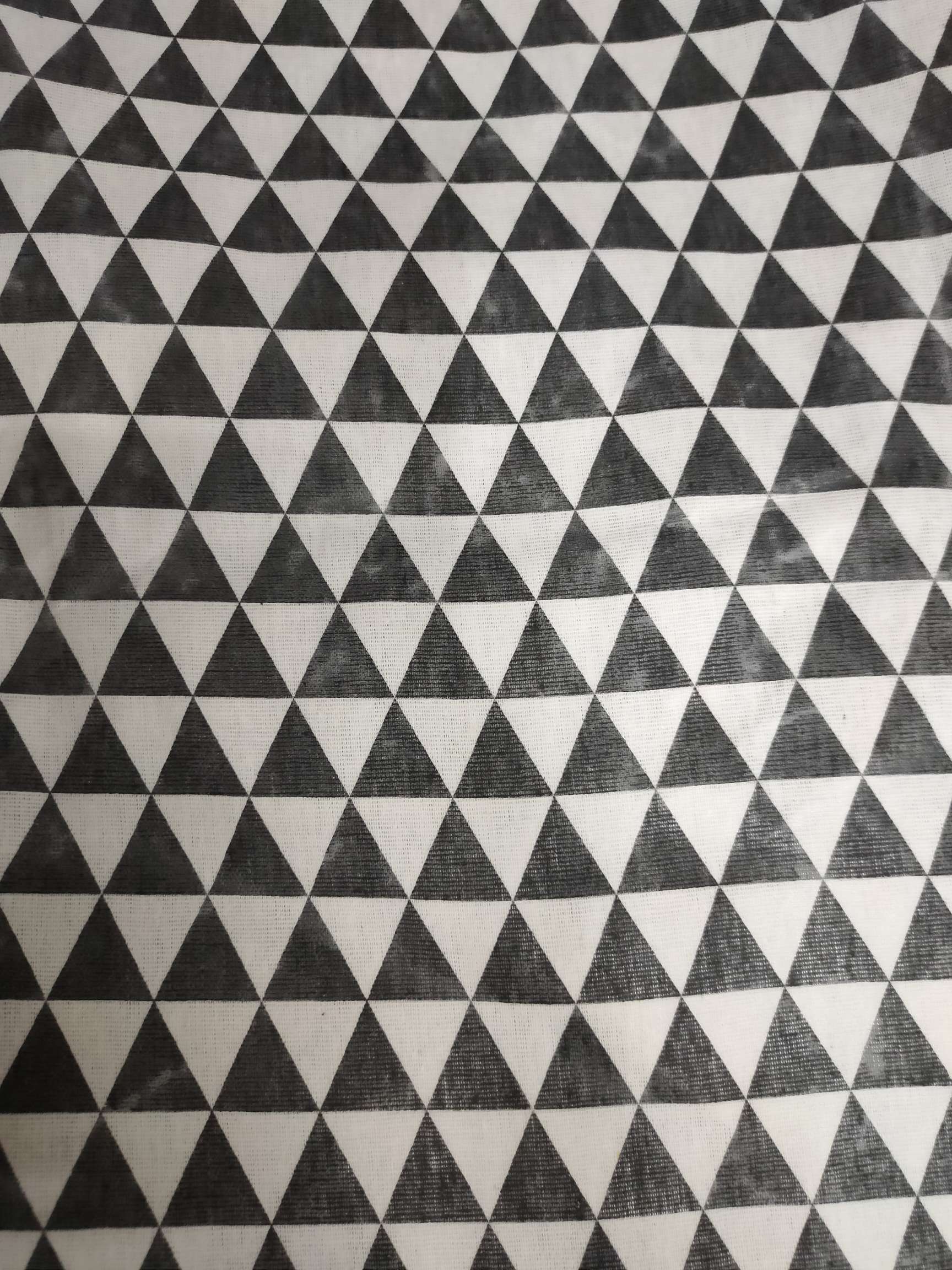 Cotton and linen printed large powder triangle Application Scenario