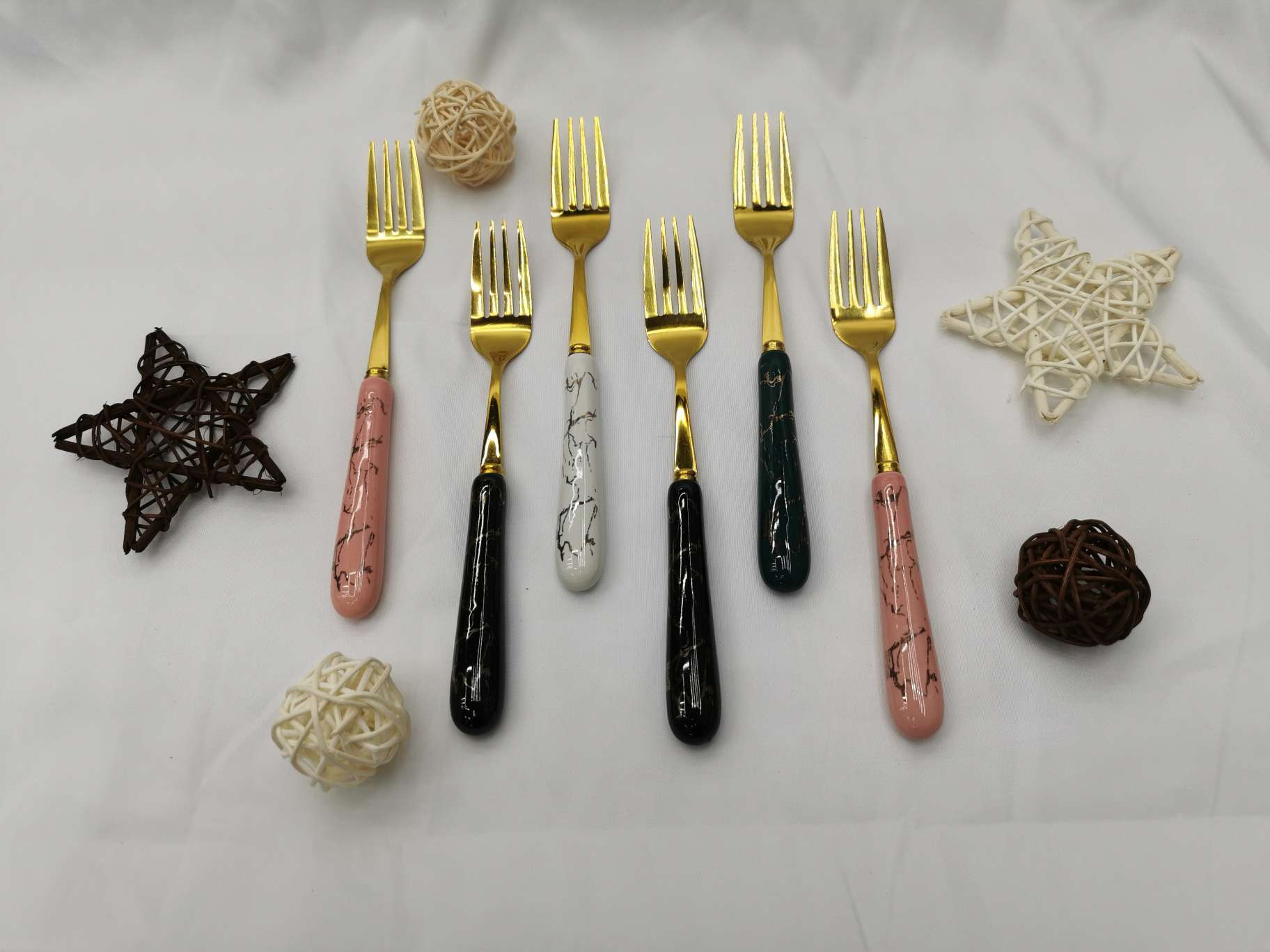 F4-s lovely porcelain handle home dining fork stainless steel cutlery set