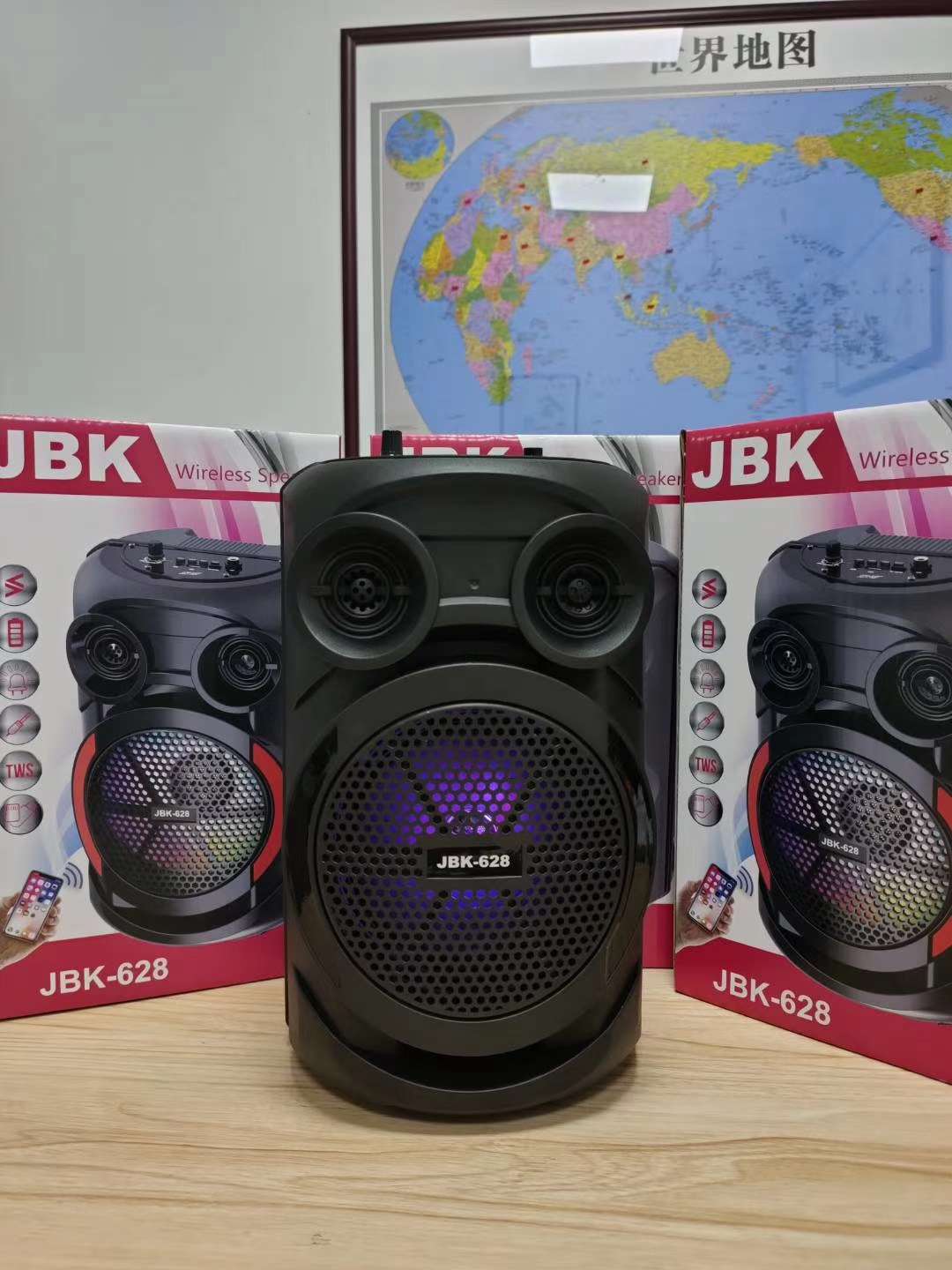 The speaker is equipped with a Bluetooth radio Application Scenario