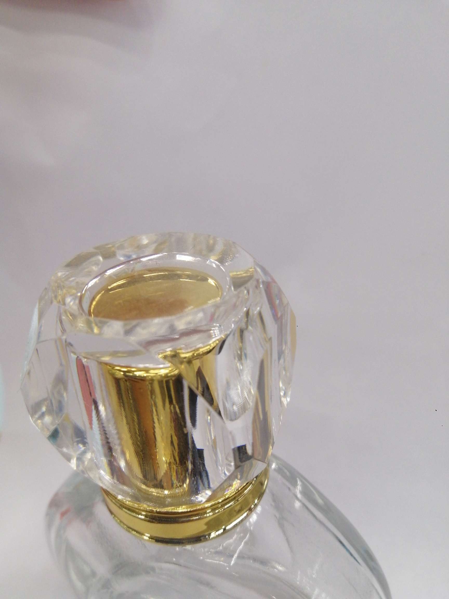 香水瓶 透明 玻璃 金色白底实物图