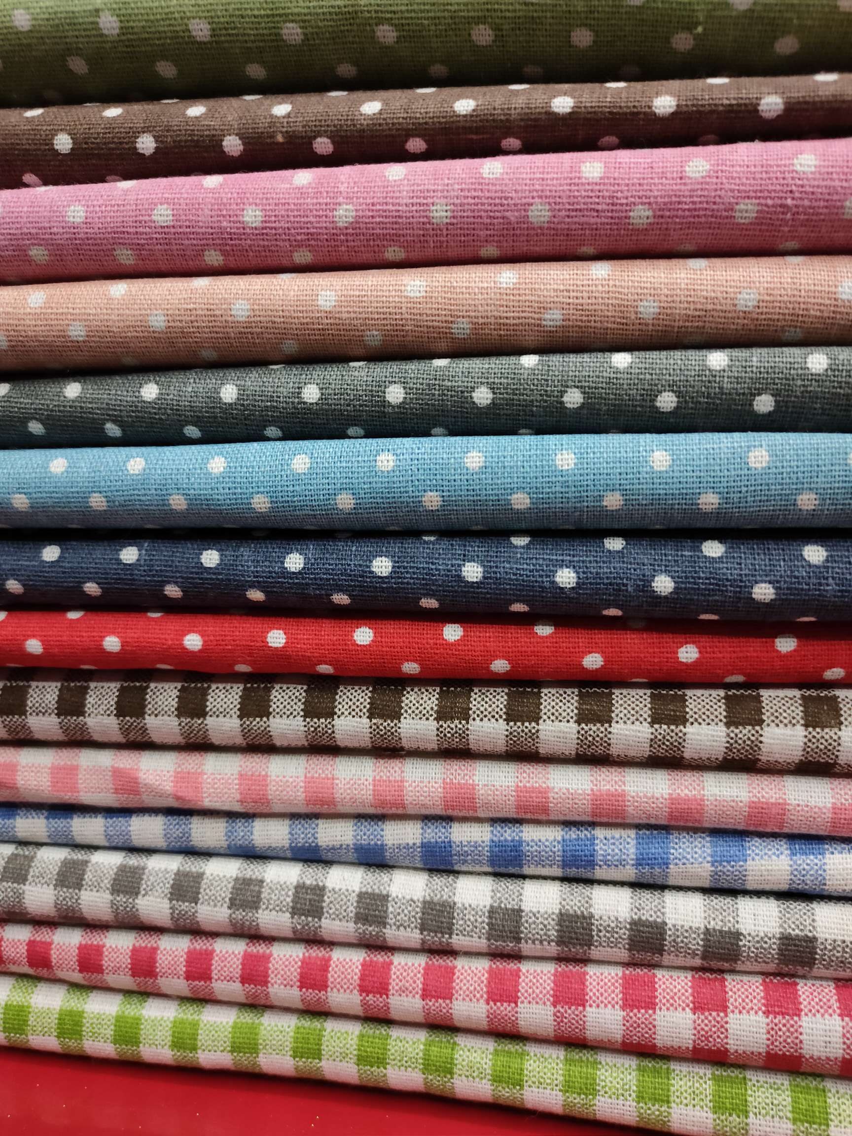 Cotton and linen printed small checks details Picture