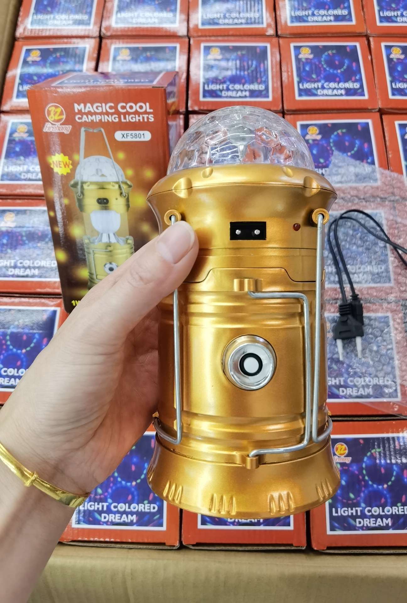 Retractable lantern details Picture