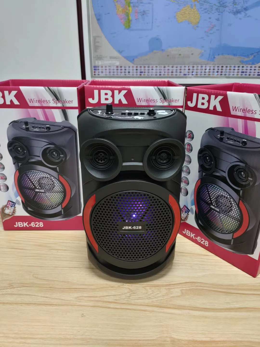 The speaker is equipped with a Bluetooth radio Item Picture