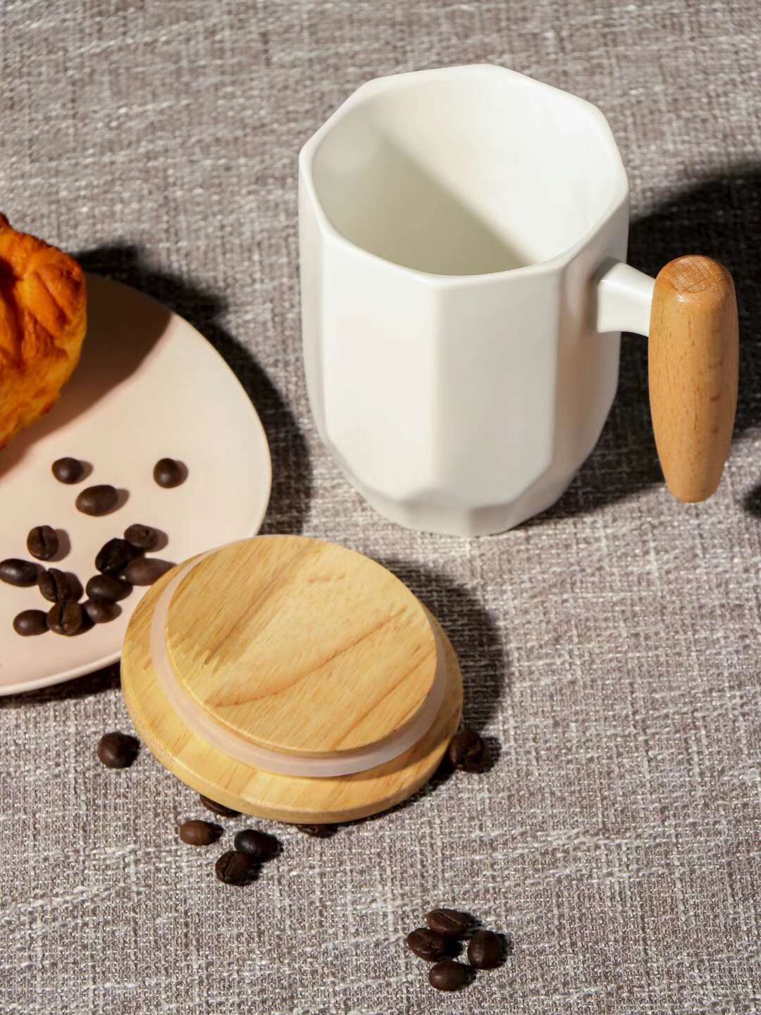 SJ1363-1 428ml White matte glazed porcelain wooden lid leak-proof silicone with wooden handle Ceramic cup Bone China detail image 4