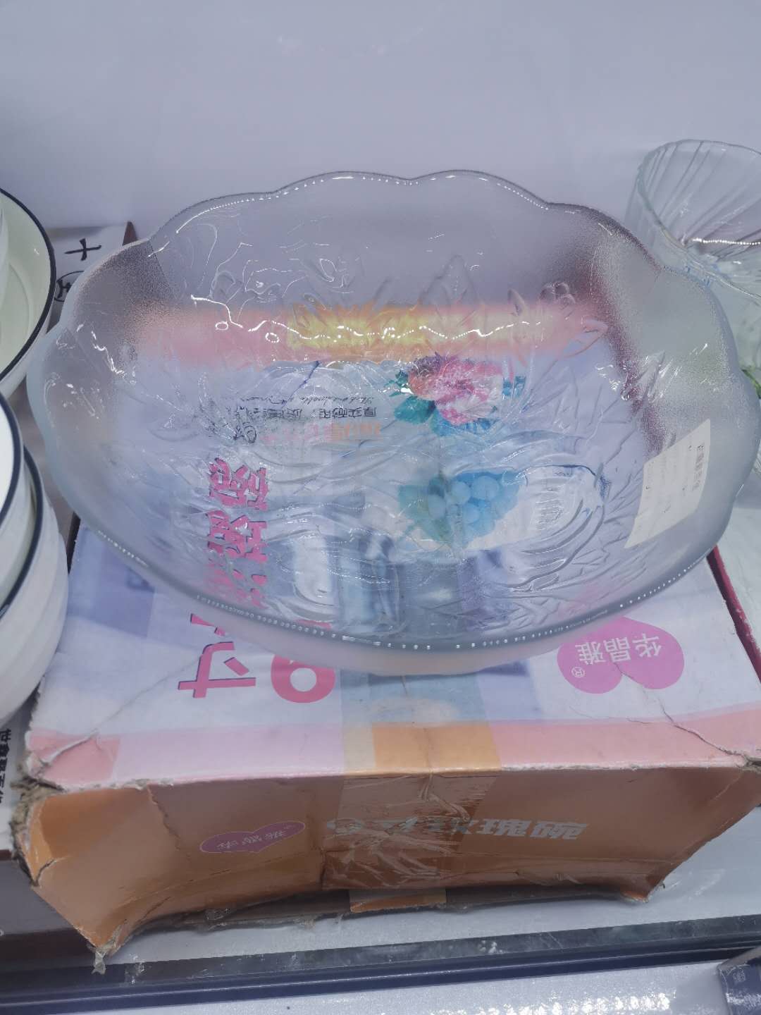 9-inch glass bowl, salad bowl, 9-inch rose bowl