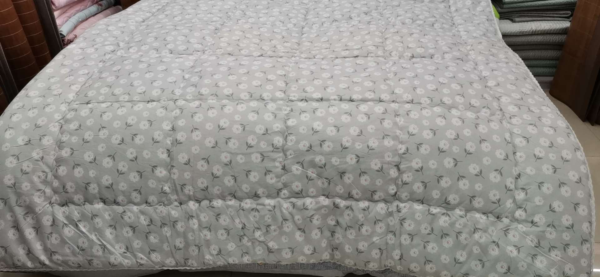 Warm Fleece Winter Quilt With Three-Dimensional Edge Specification drawing
