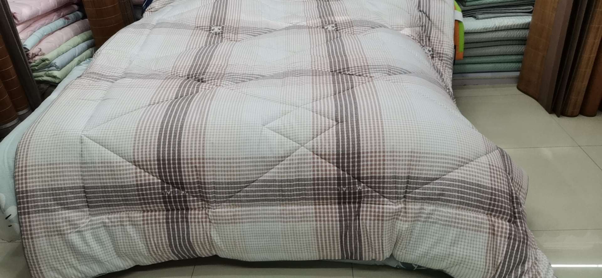 Warm Fleece Winter Quilt With Three-Dimensional Edge undefined