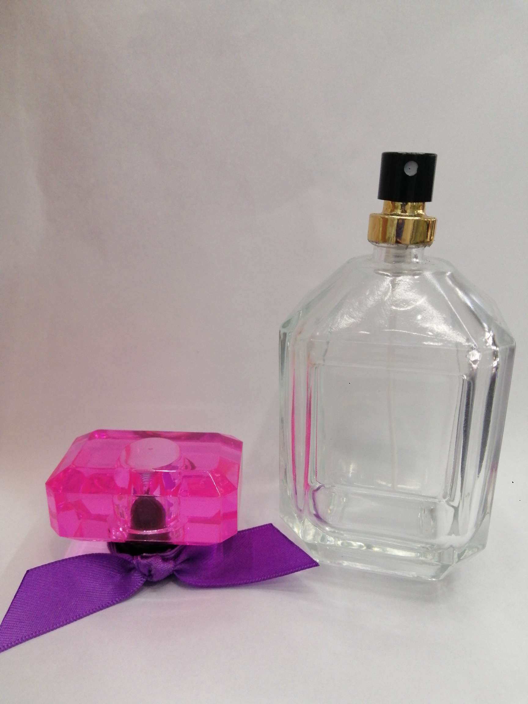香水瓶 透明 蝴蝶结 玻璃白底实物图
