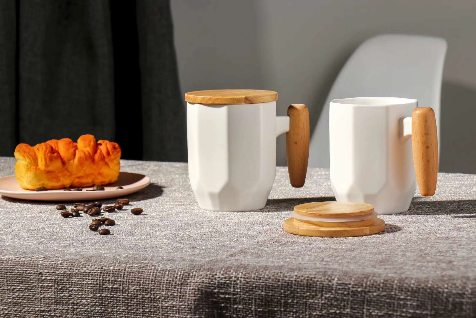 SJ1363-1 428ml White matte glazed porcelain wooden lid leak-proof silicone with wooden handle Ceramic cup Bone China detail image 2