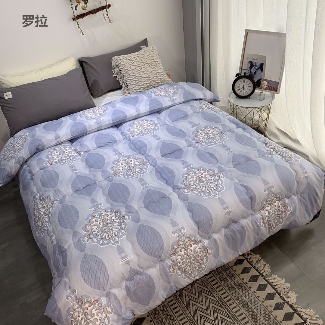 Ground Silk Winter Quilt undefined