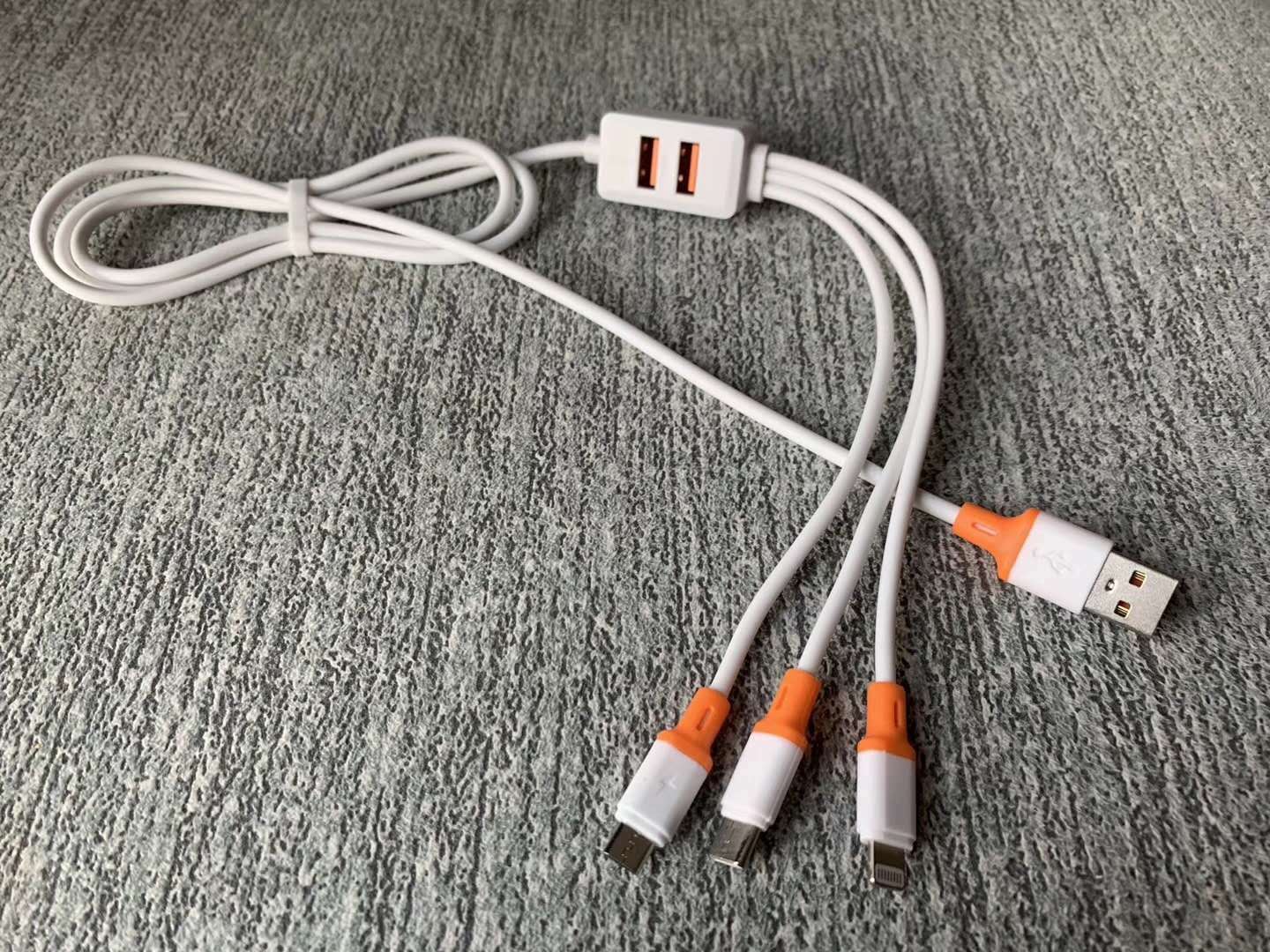 二USB加三合一充电线