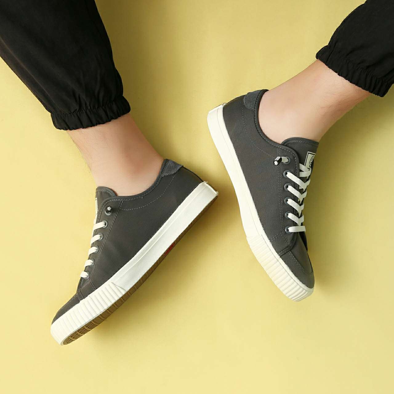 人本2020秋季新款潮鞋7835男款百搭休闲一脚蹬帆布鞋详情图1