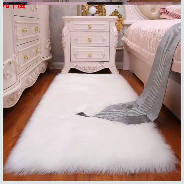 Long-haired bedside carpet for the bedroom