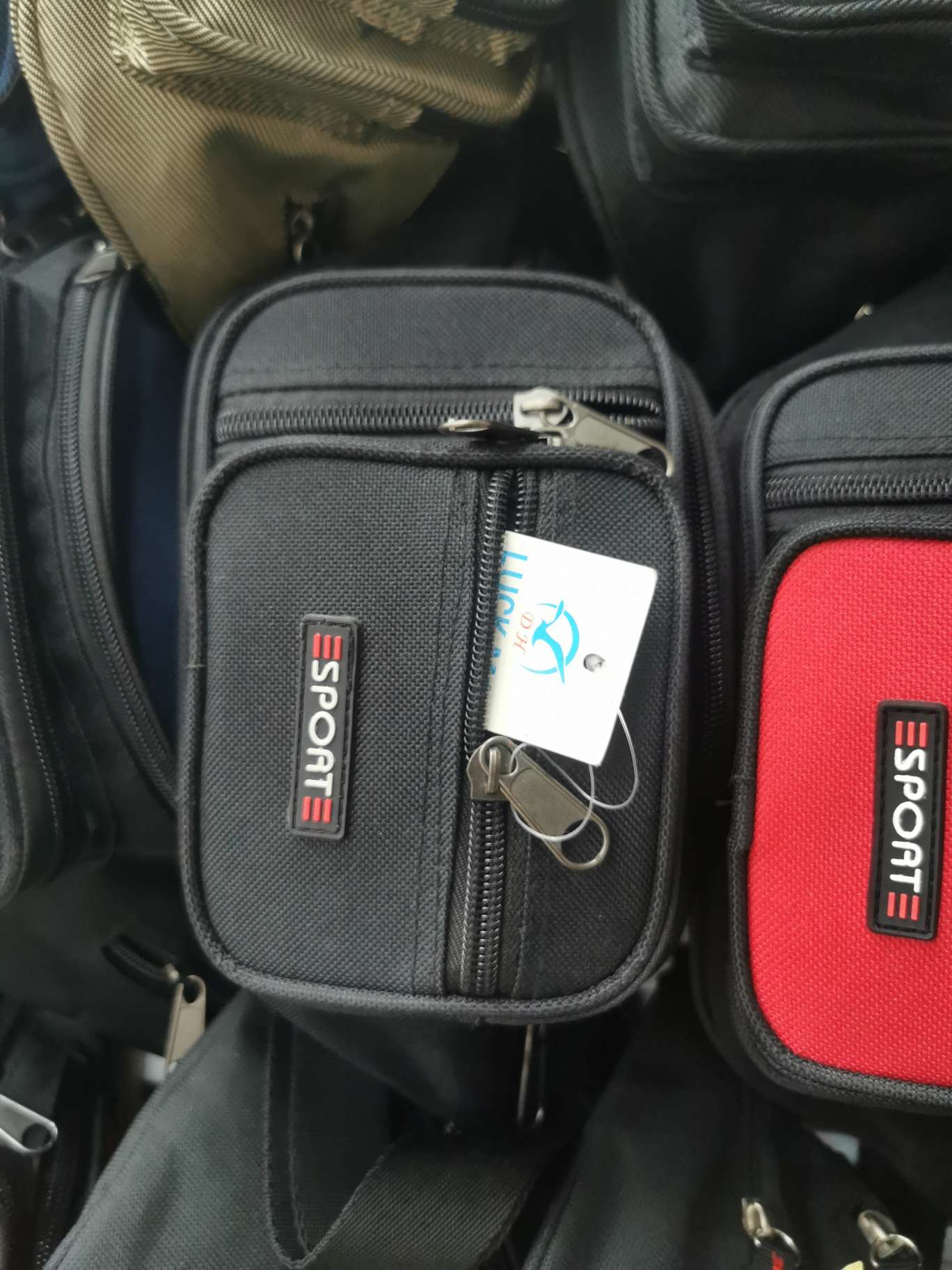 时尚流行腰包图