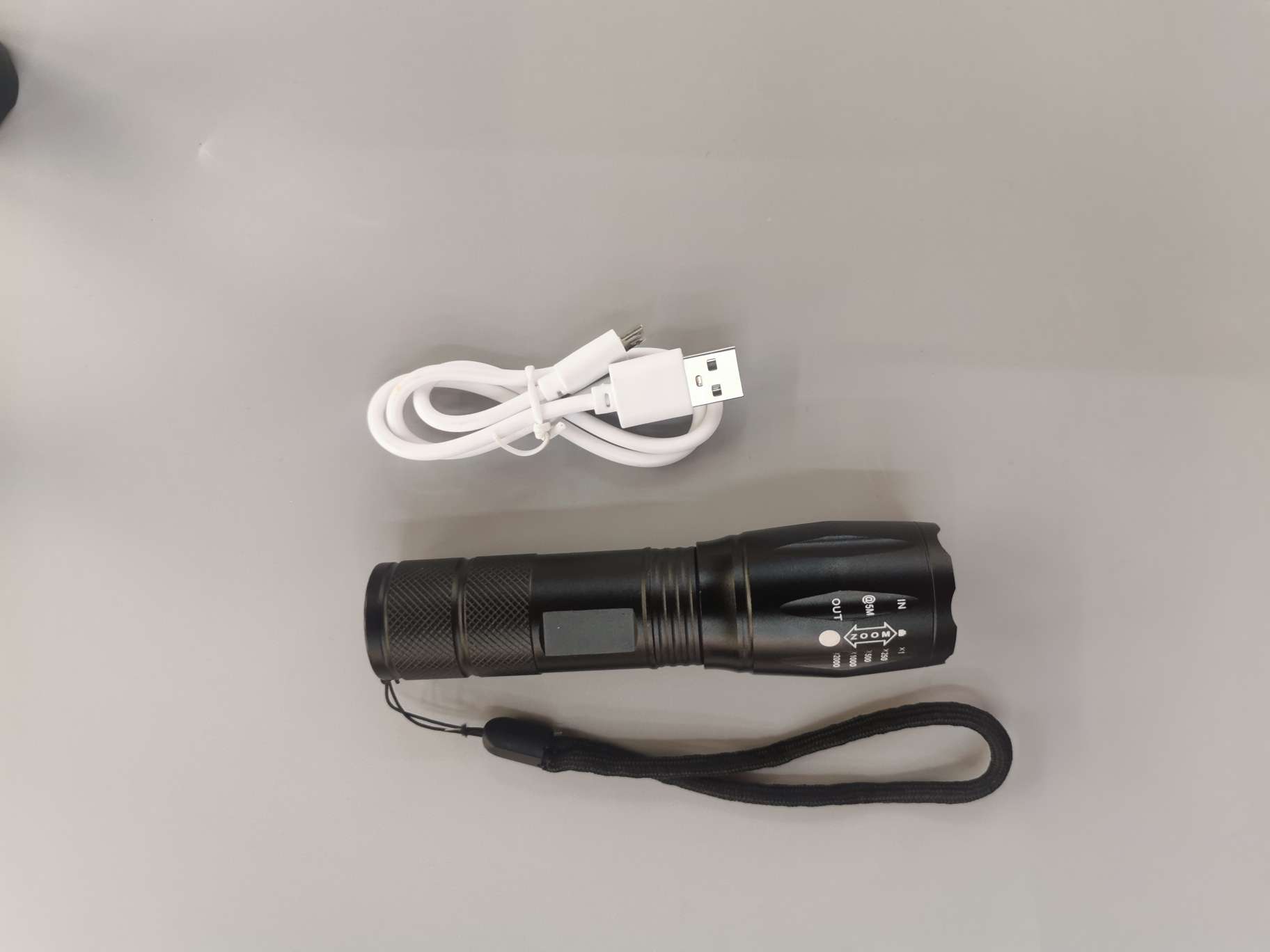 5V充电伸缩手电筒，USB充电手电筒T6灯珠图