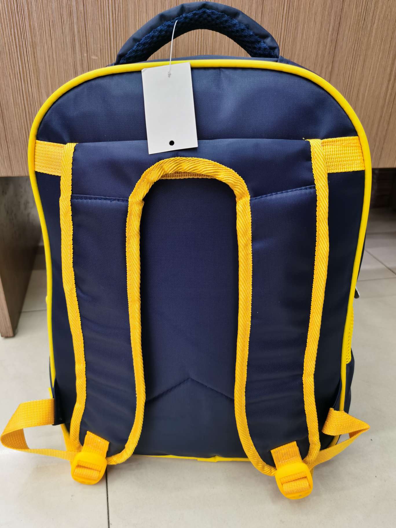 Creative dress-up for kids with 3D racing backpack