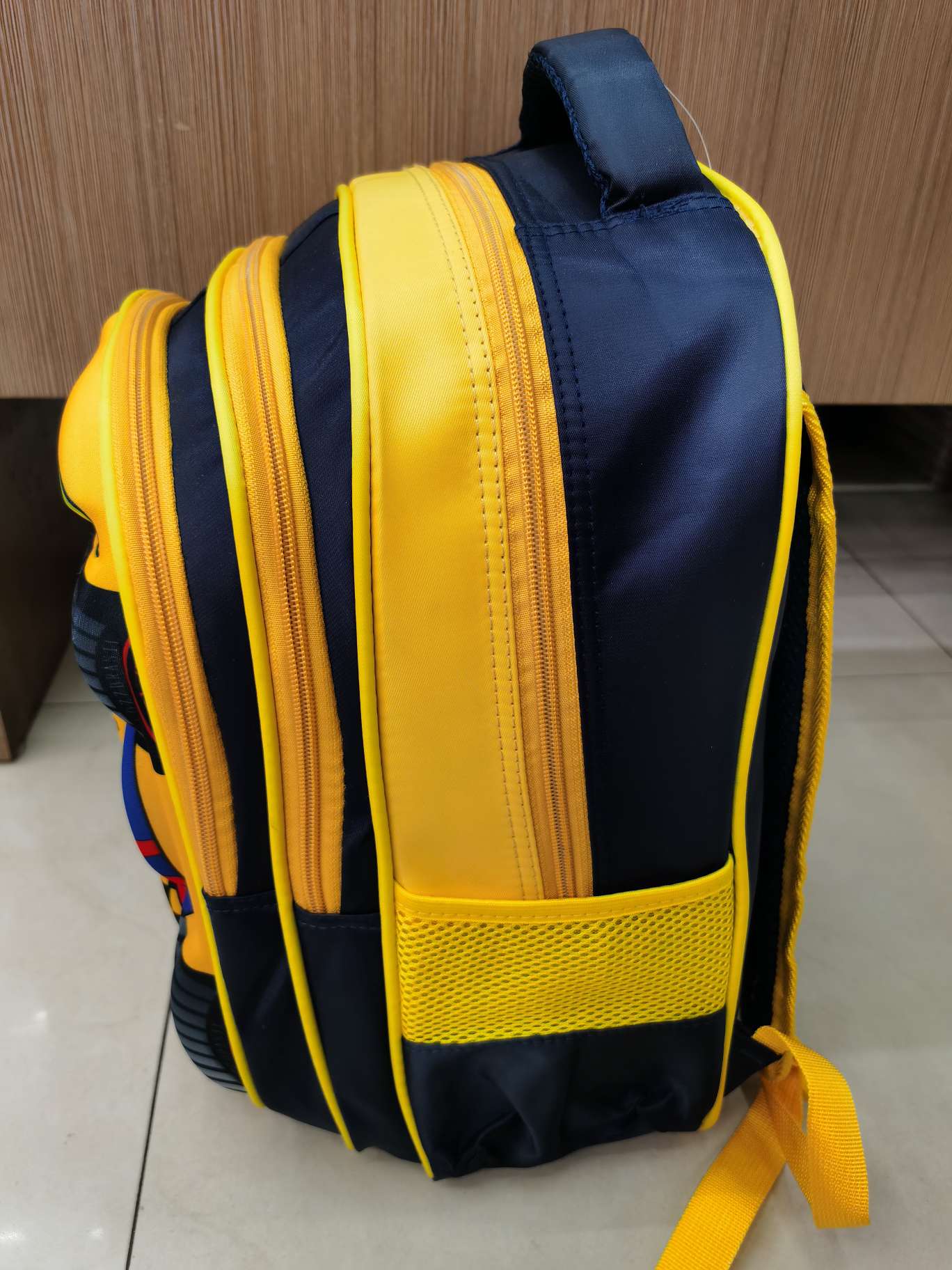 Body-fit design on the back of the display backpack