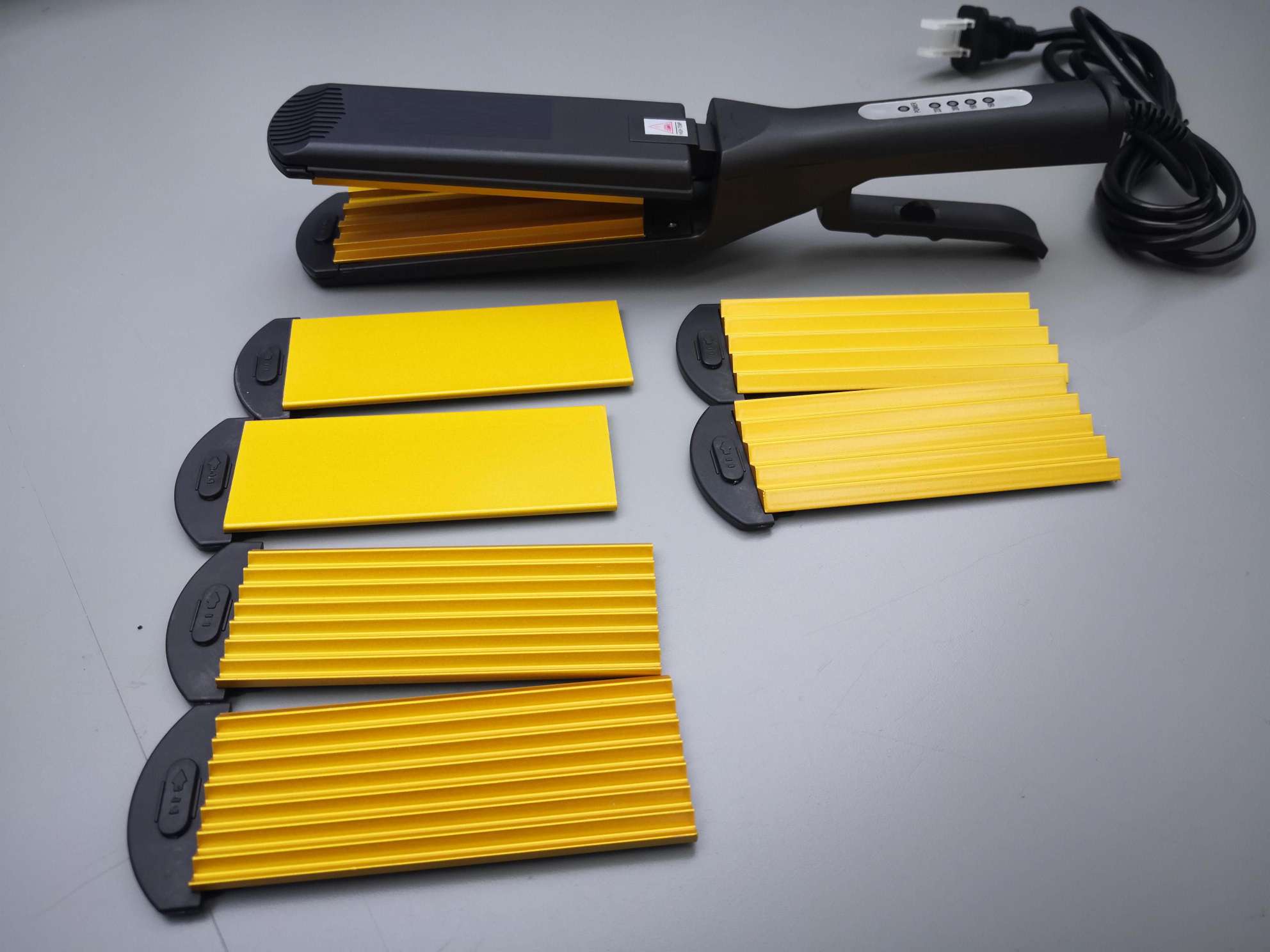Multi-functional changeable board straightener curler thumbnail