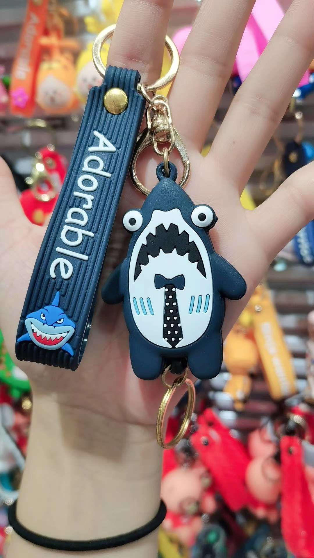 Cartoon animal keychains, couple keychain pendants, car keychain pendants details Picture