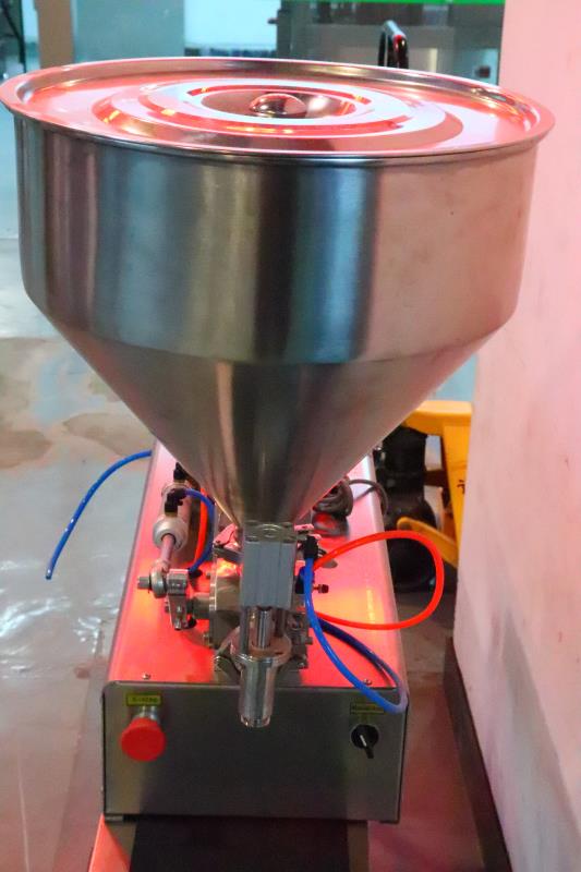 Horizontal paste filling machine packaging machinery: Hengkai Packaging Machinery offers high-quality products at low prices and operates with integrity details Picture