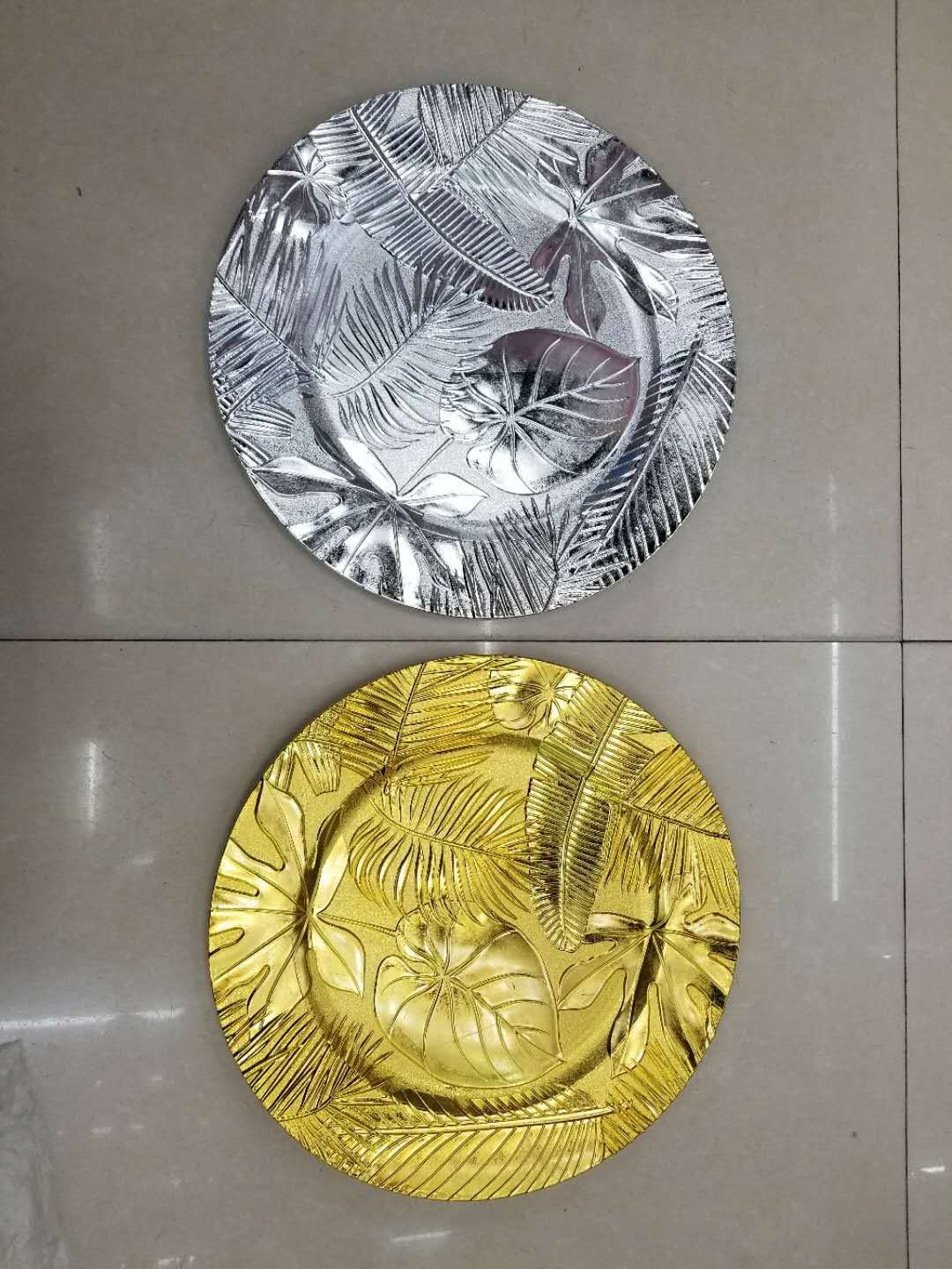 Plastic gold-plated plate detail image 1