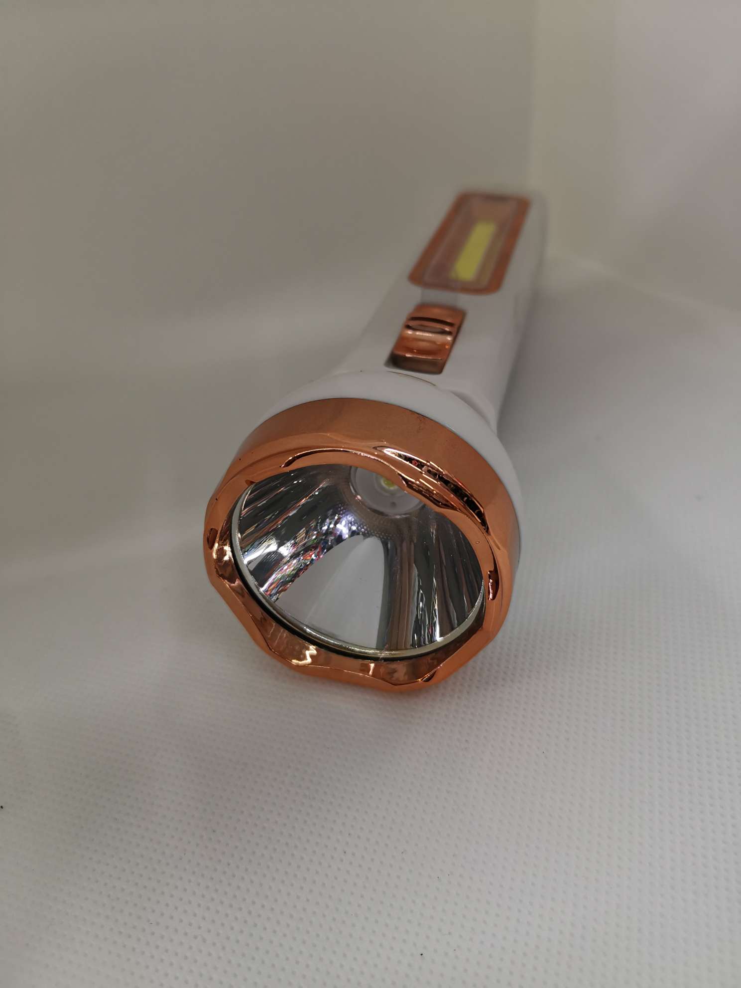 2080 rechargeable solar flashlight Specification drawing