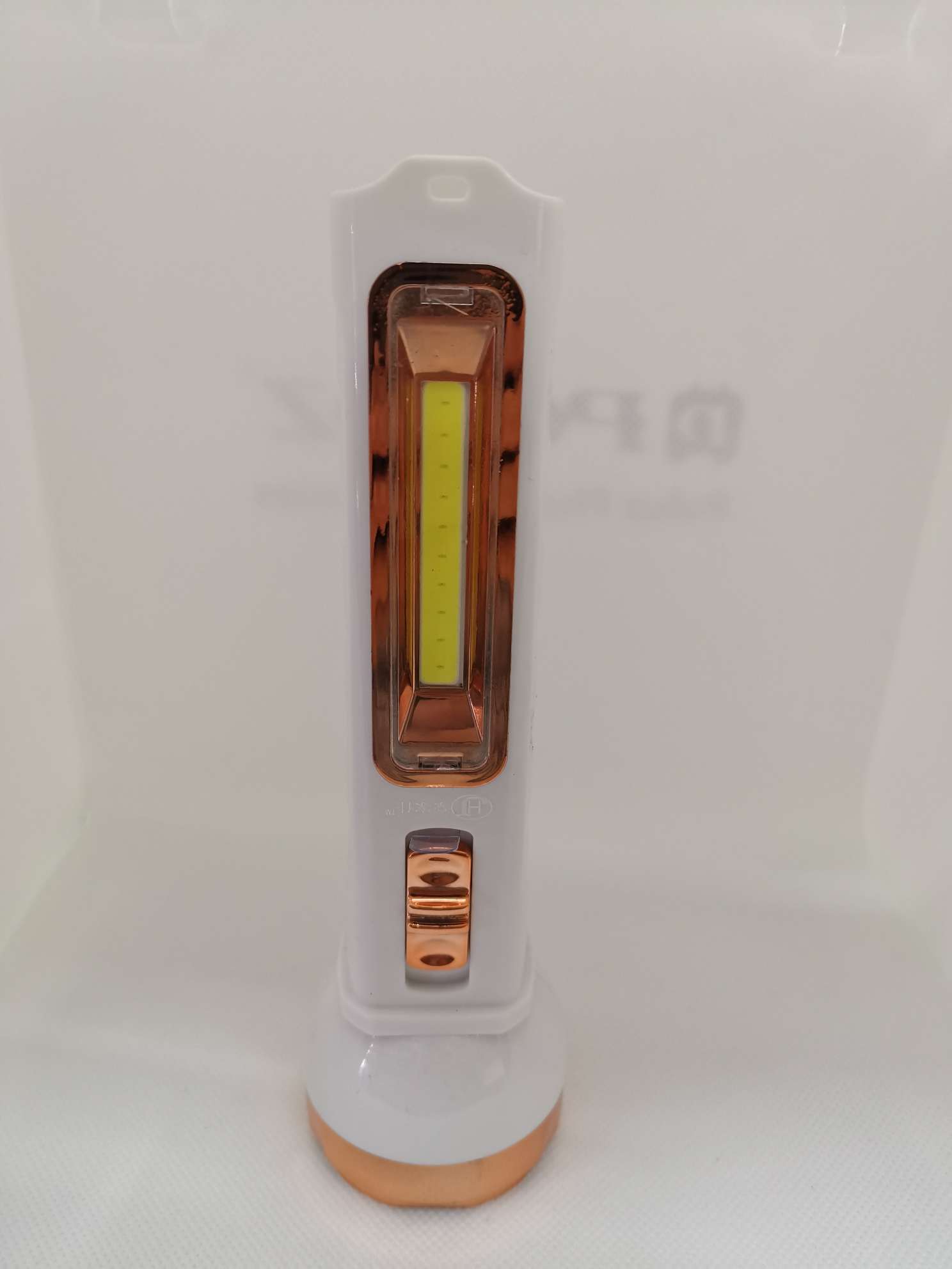 2080 rechargeable solar flashlight full figure