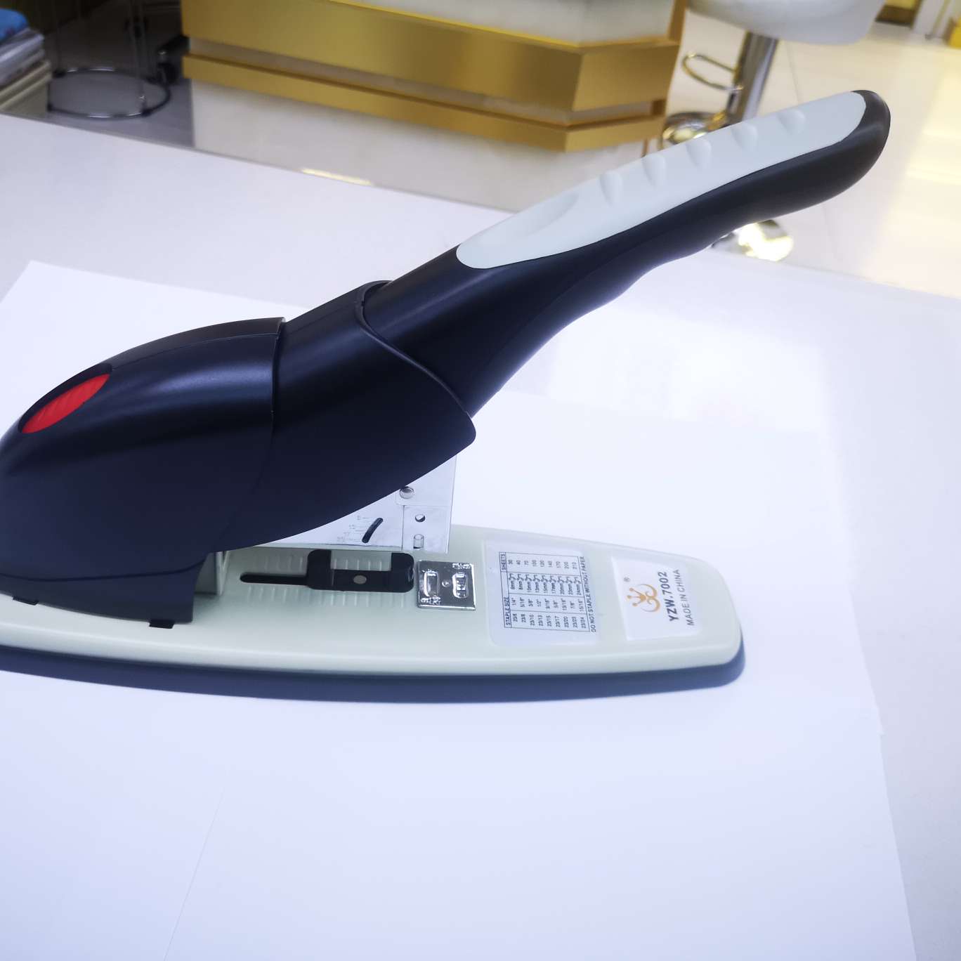 Yizhiwang 7002 heavy-duty machine, capable of customizing 30 to 210 sheets of paper, suitable for 23/6 to 23/24 nails, product size 35.3*9.5*14.5 detail image 1